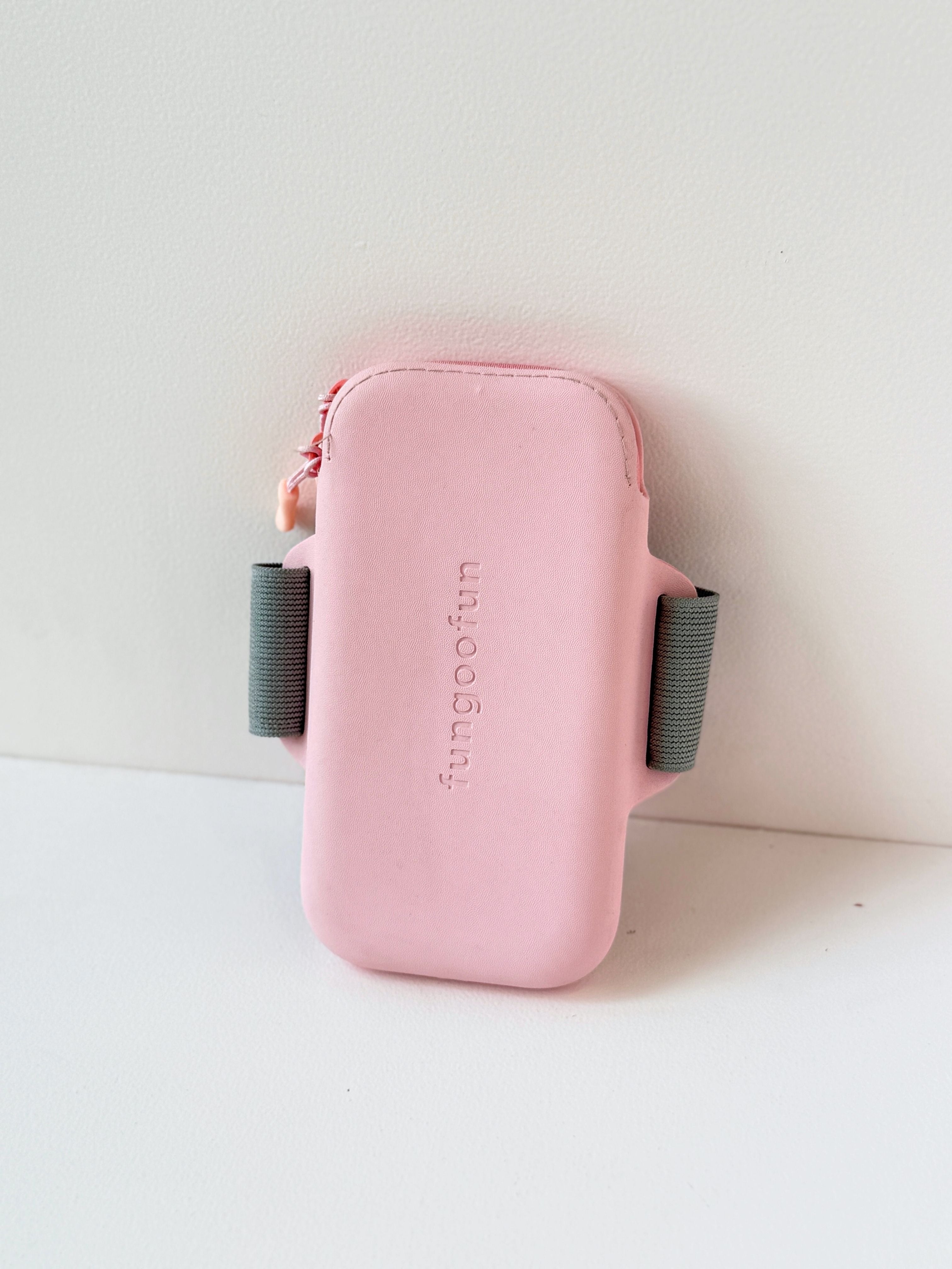 Fungoofun Silicone Mobile Armband – Hands-Free, Stylish & Sweat-Proof