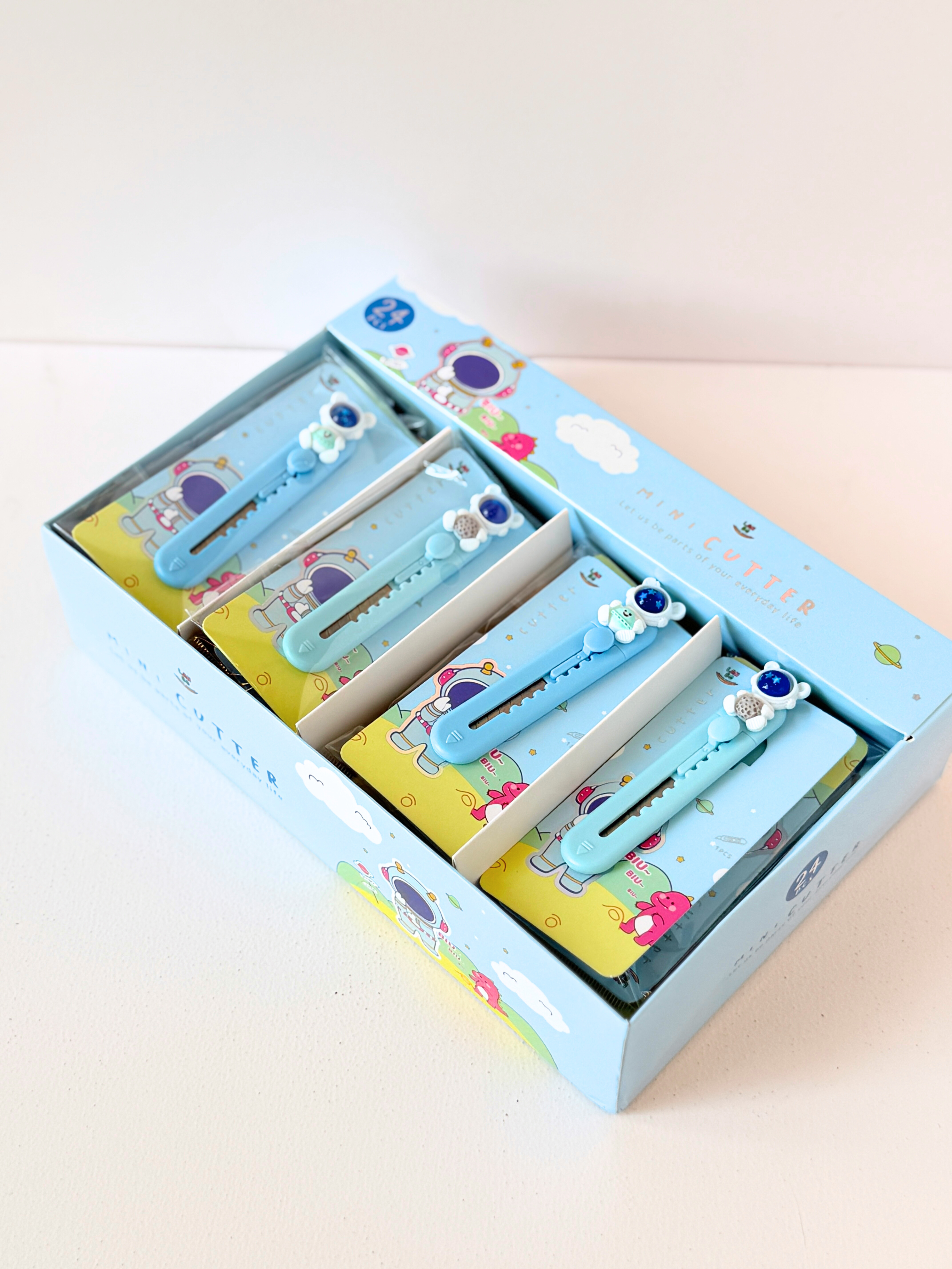 Space Bear Mini Cutter – Cute Utility Knife for Everyday Use