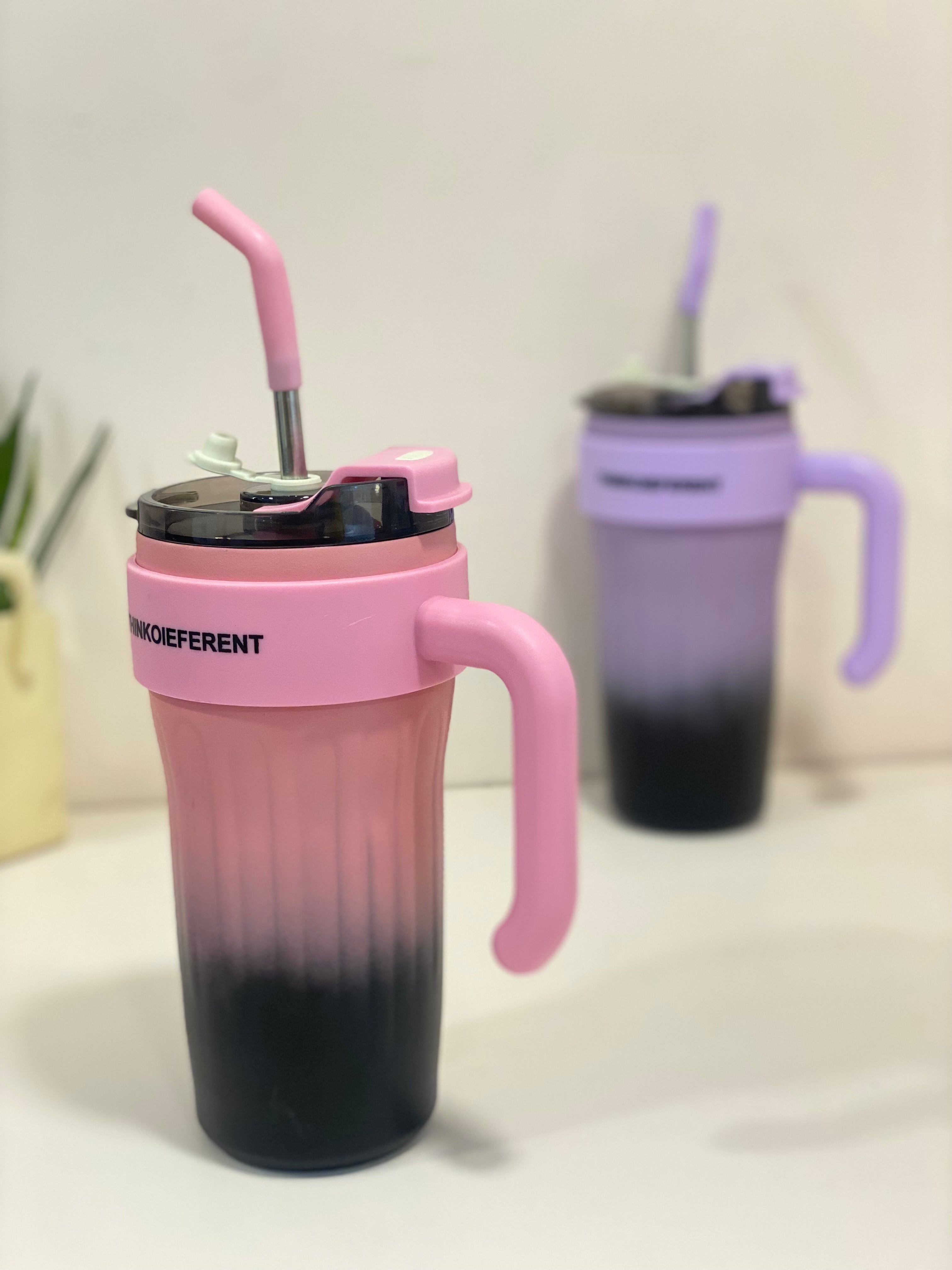 Ribbed 30 oz Insulated Tumbler with Handle & Metal Straw – Leakproof Travel Mug