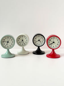 Retro Modern Pedestal Alarm Clock – Minimalist Desk & Table Clock