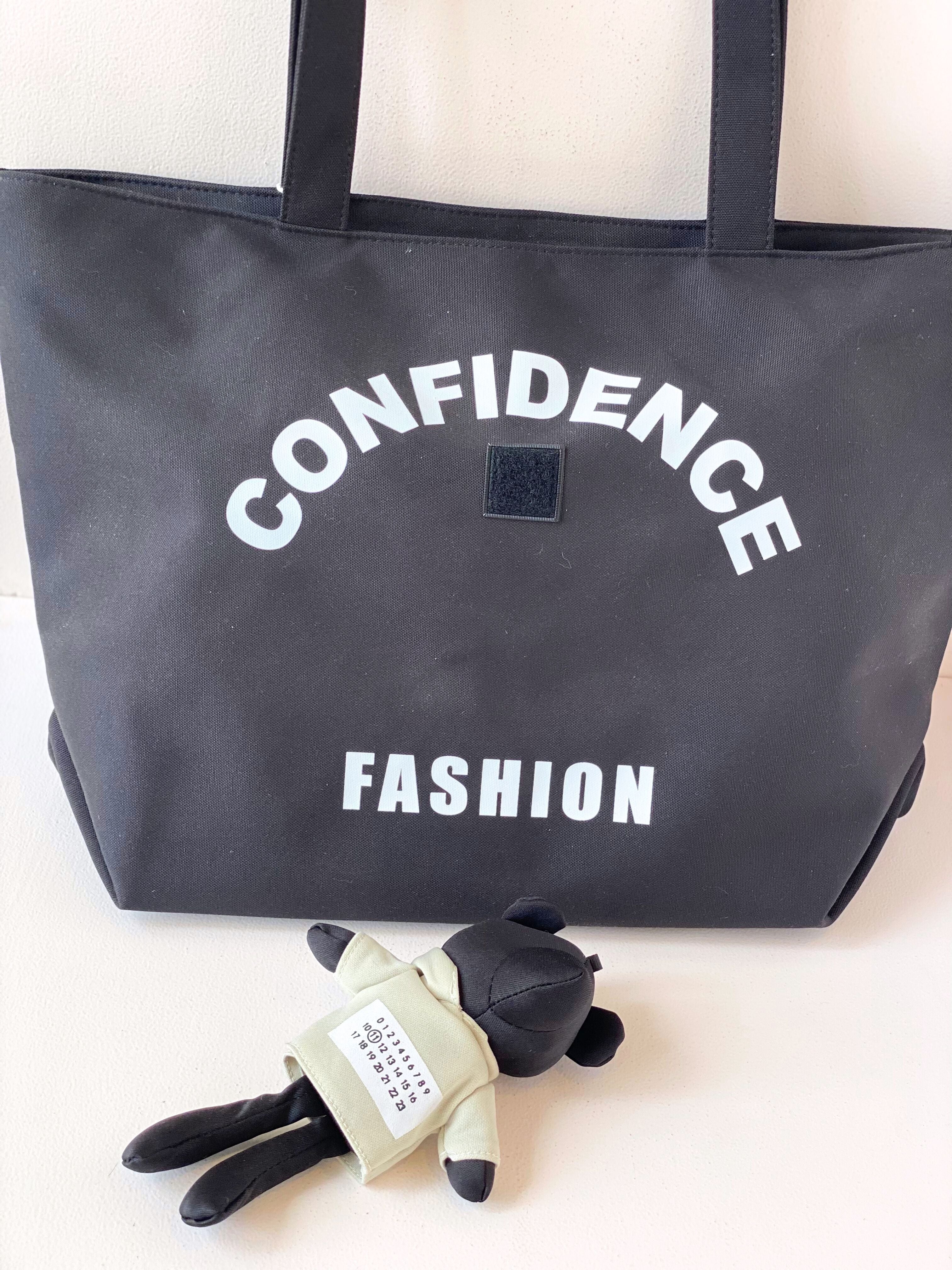"Confidence Fashion Canvas Tote Bag with Detachable Teddy Bear Keychain"