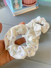 Load image into Gallery viewer, Set Of 3 Floral Scrunchies
