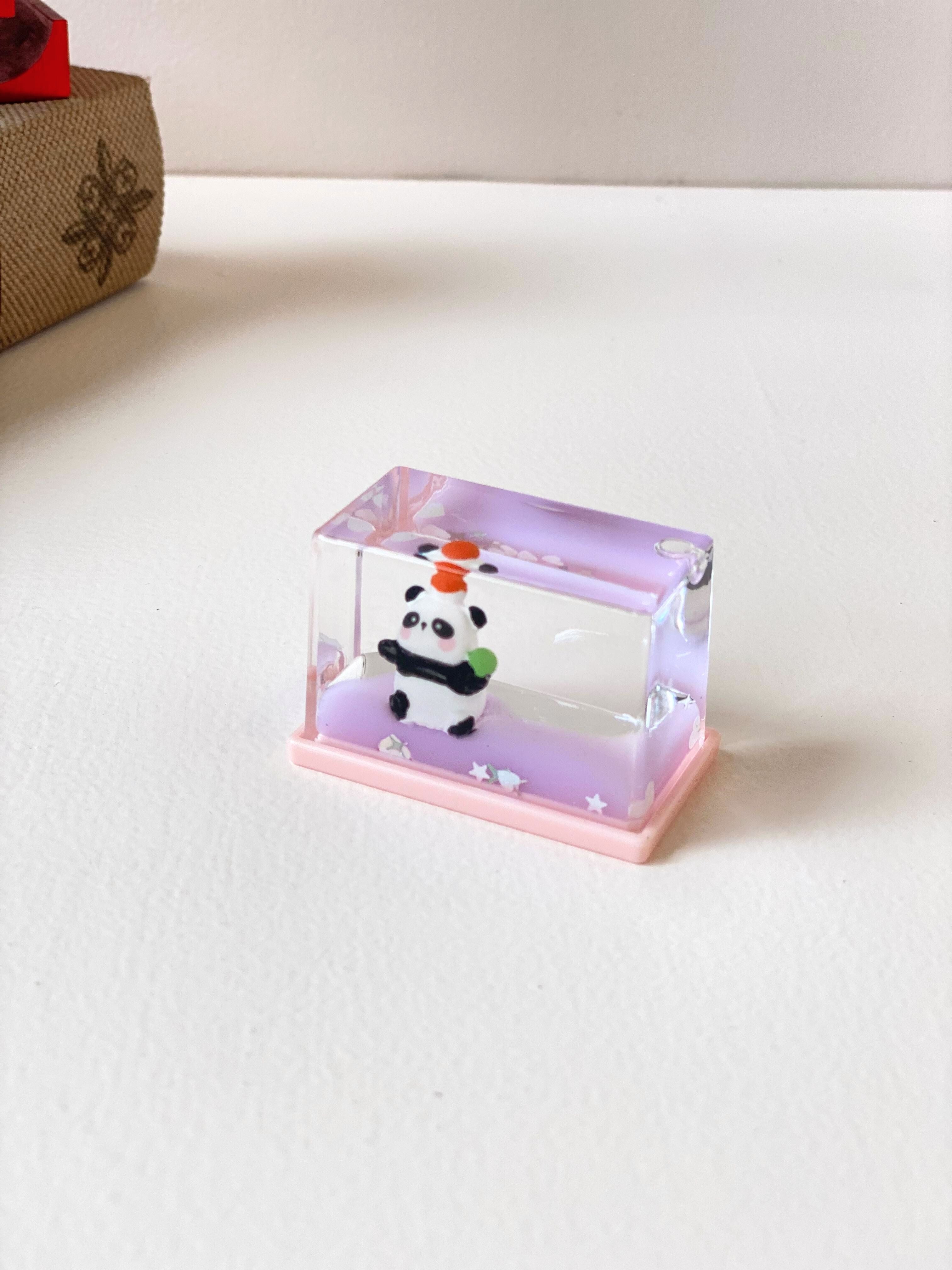 Mini Liquid Panda Aquarium Block – Cute Desk Toy with Floating Glitter & Pastel Base