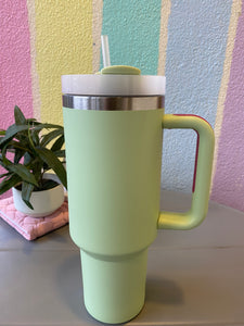 Extra Large Sipper With Handle