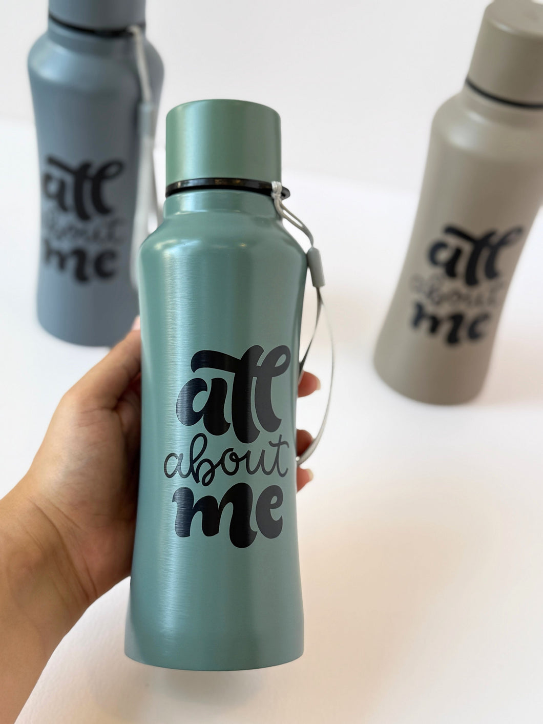 “All About Me” Stainless Steel Water Bottle – 500ml (Matte Finish | Leak-Proof | Carry Strap)