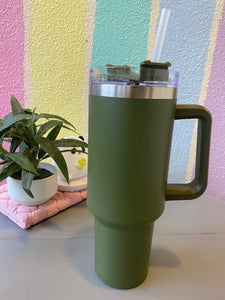 Extra Large Sipper With Handle