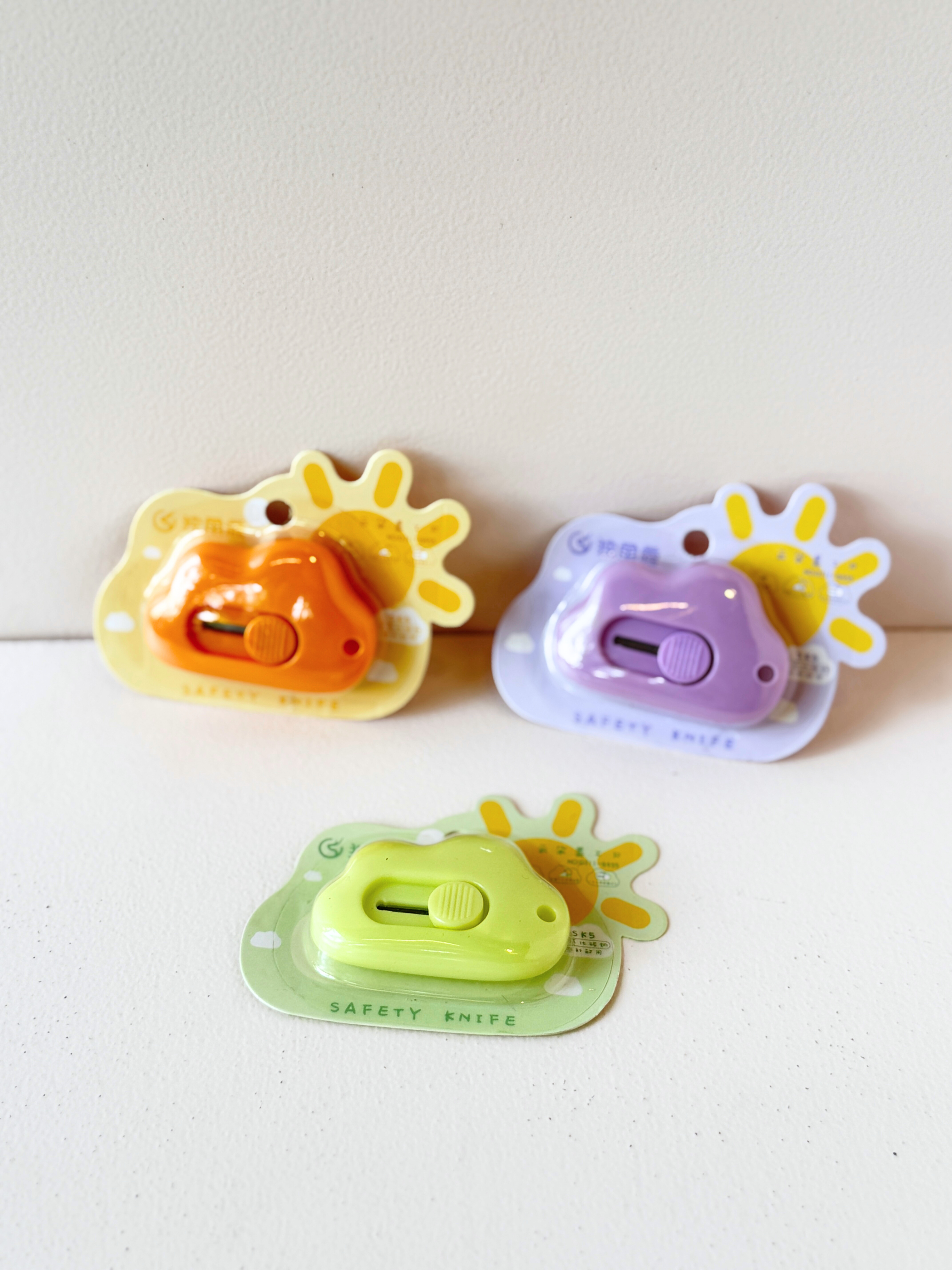 Cloud-Shaped Mini Safety Cutter – Cute & Compact Utility Knife