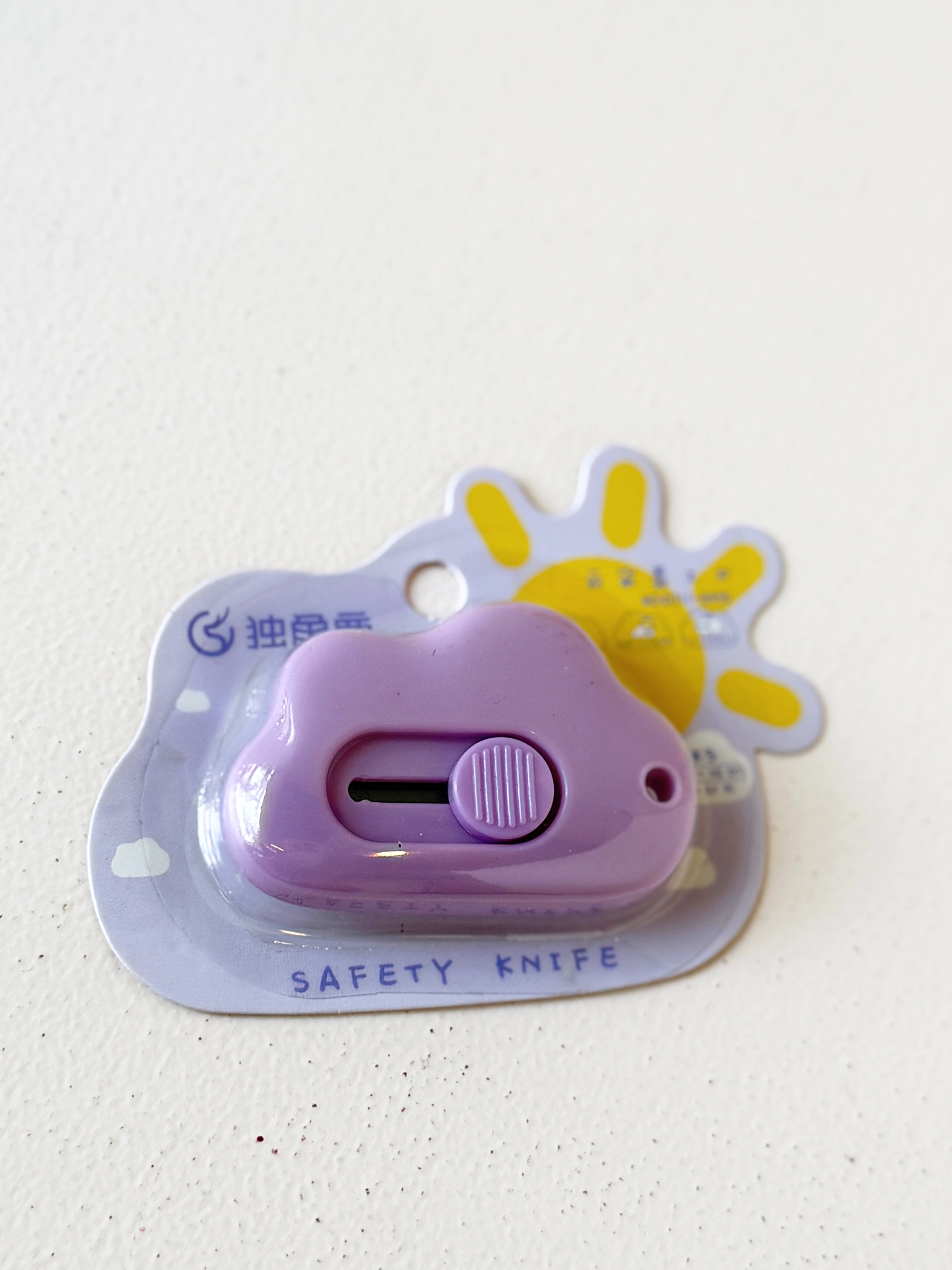Cloud-Shaped Mini Safety Cutter – Cute & Compact Utility Knife