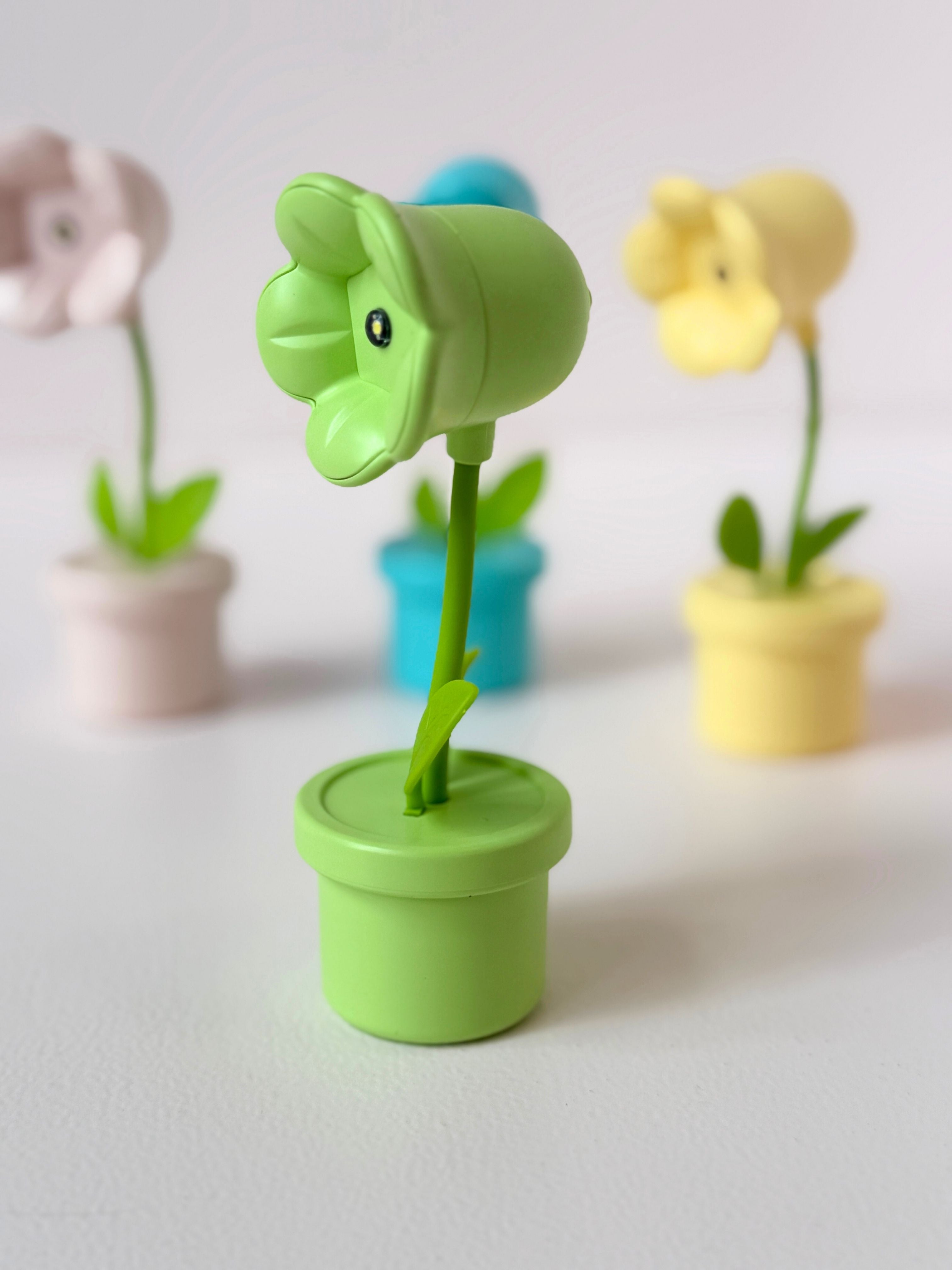 LED Flower Pot Night Light – Cute Decorative Lamp for Desk, Bedroom, or Kids Room