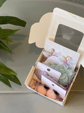 Load image into Gallery viewer, Beautiful Earrings Mini Box Hamper
