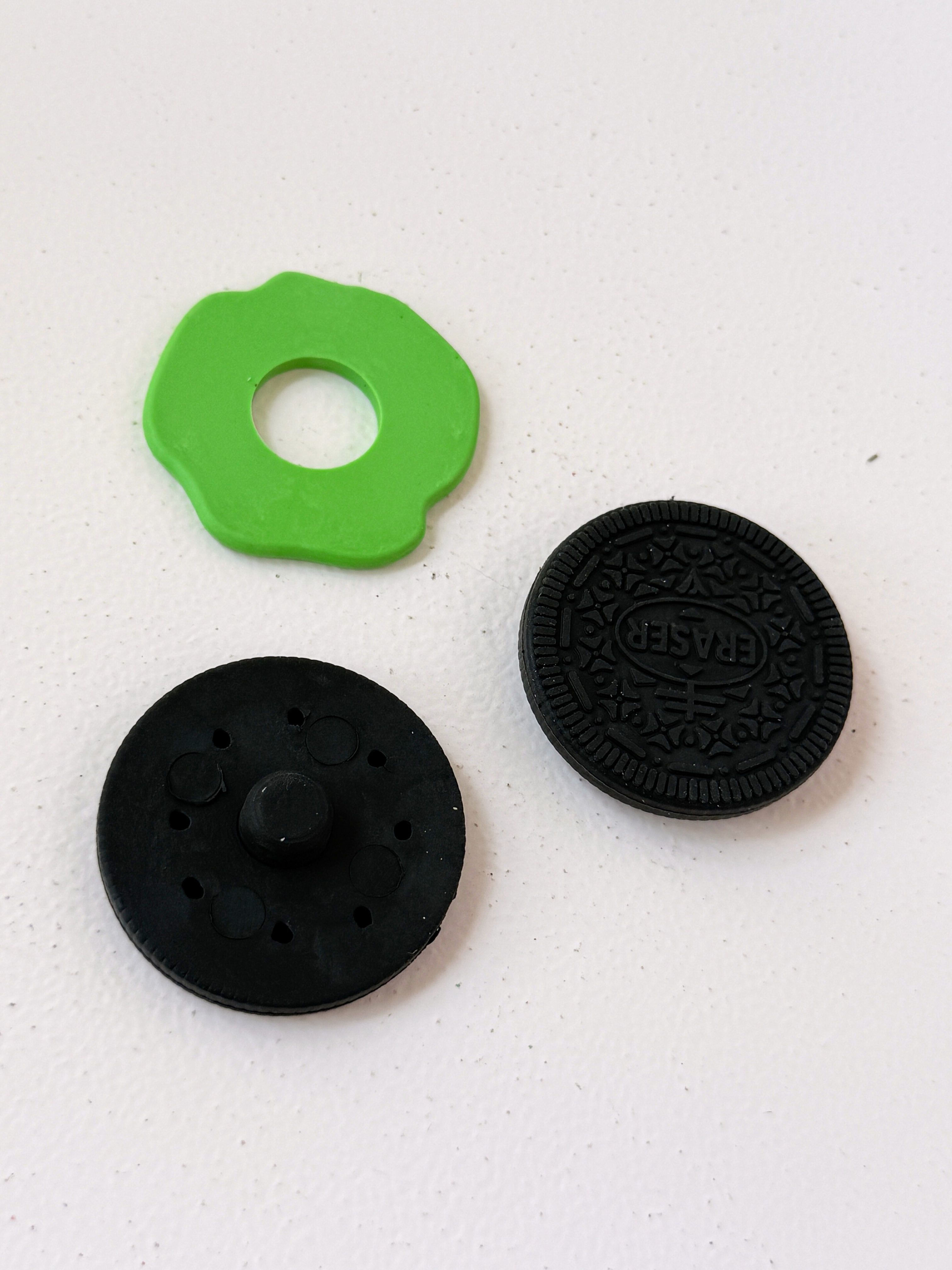 Oreo-Inspired Erasers – Sweet Treats for Your Desk!