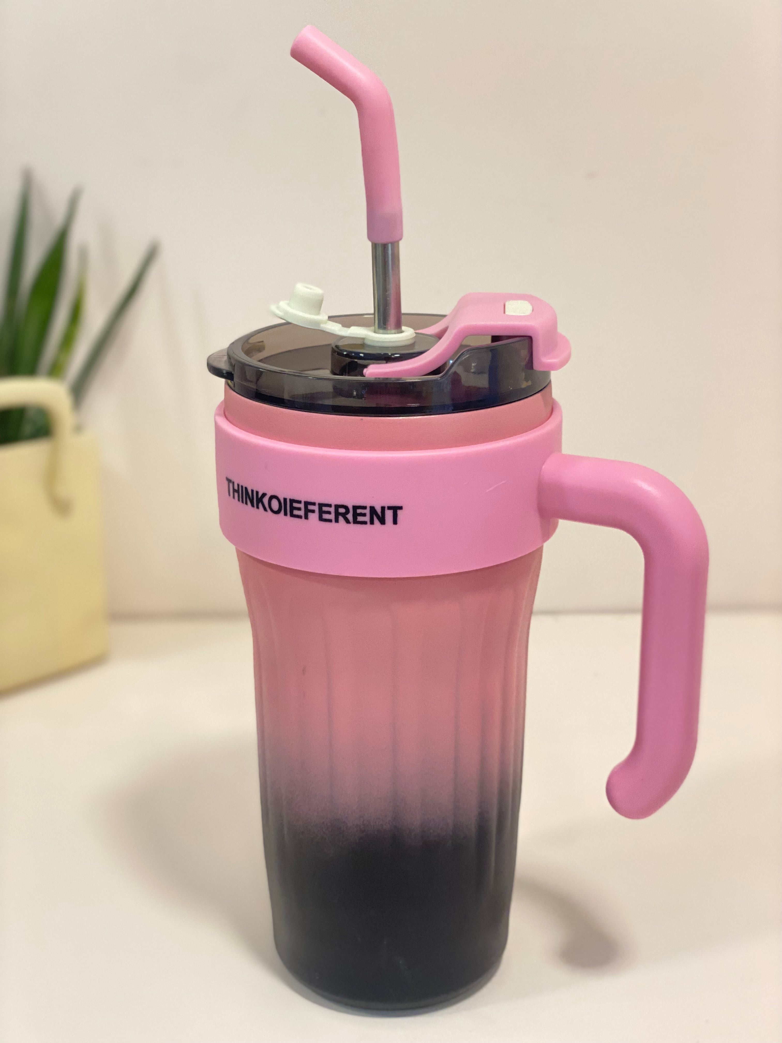 Ribbed 30 oz Insulated Tumbler with Handle & Metal Straw – Leakproof Travel Mug