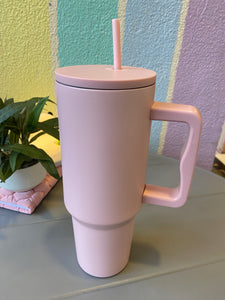 Extra Large Sipper With Straw