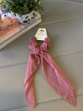 Load image into Gallery viewer, Hair Tie With Ribbon
