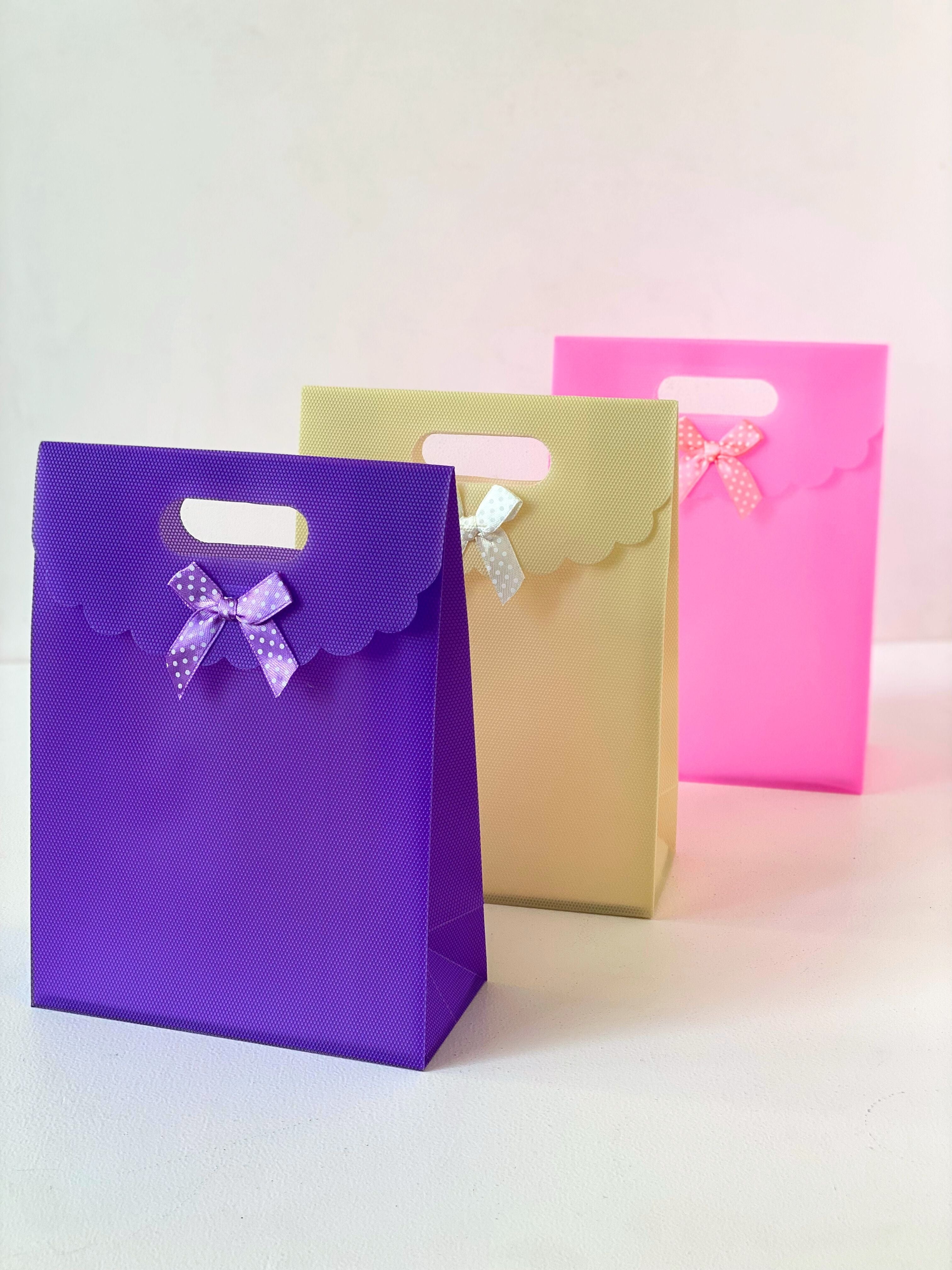 Elegant Gift Bags with Bow Detail