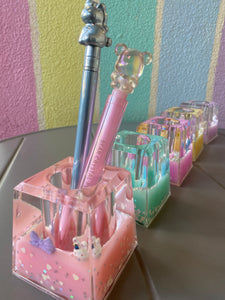 water Glitter Paper Weight With Pen Stand