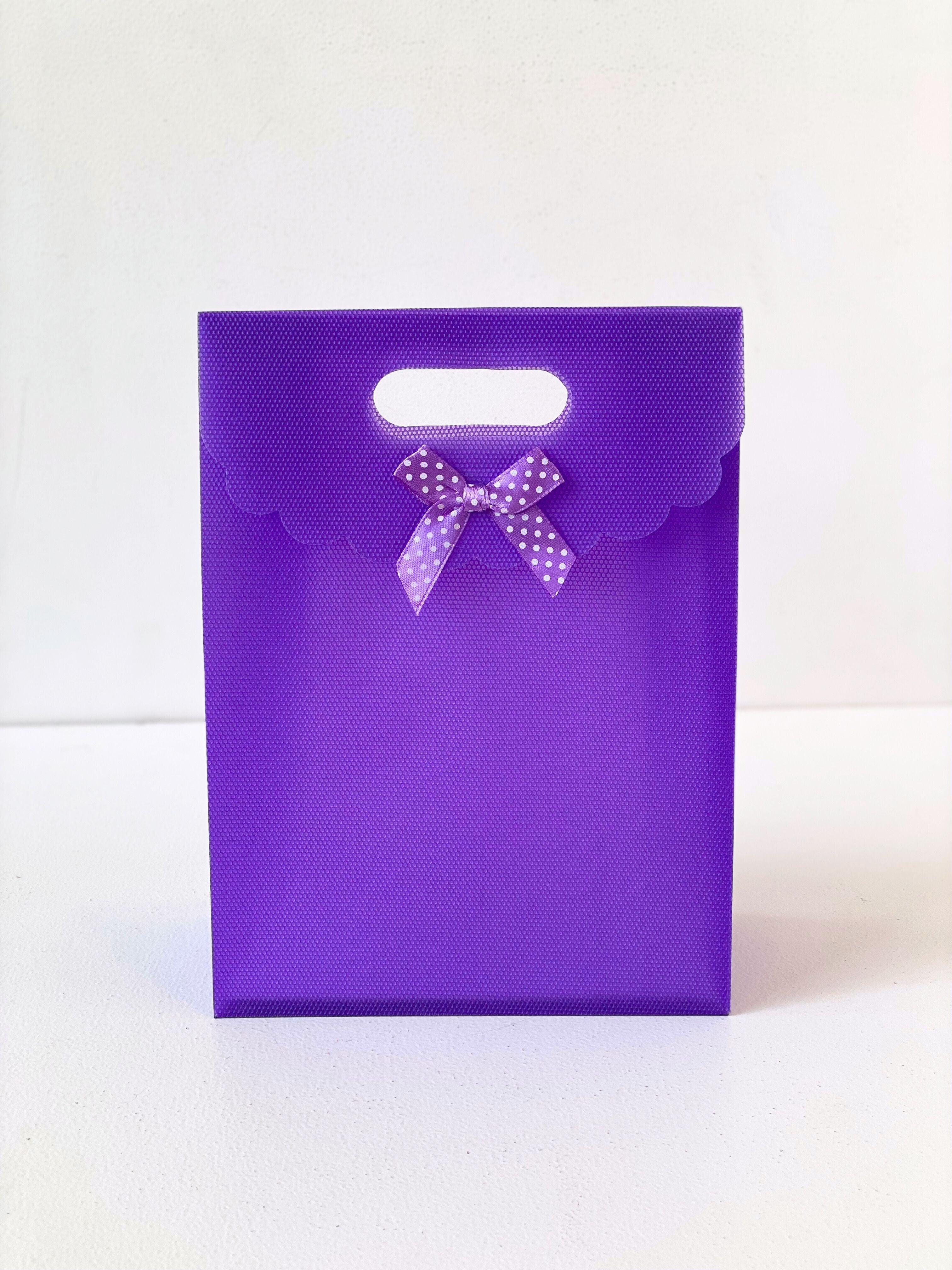 Elegant Gift Bags with Bow Detail
