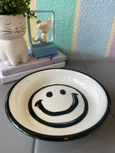 Load image into Gallery viewer, Smiley Face Ceramic Plate - small Size
