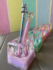 water Glitter Paper Weight With Pen Stand