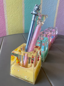 water Glitter Paper Weight With Pen Stand