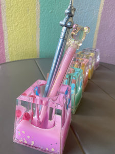 water Glitter Paper Weight With Pen Stand