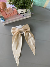 Load image into Gallery viewer, Satin Small Bow Hair Clip
