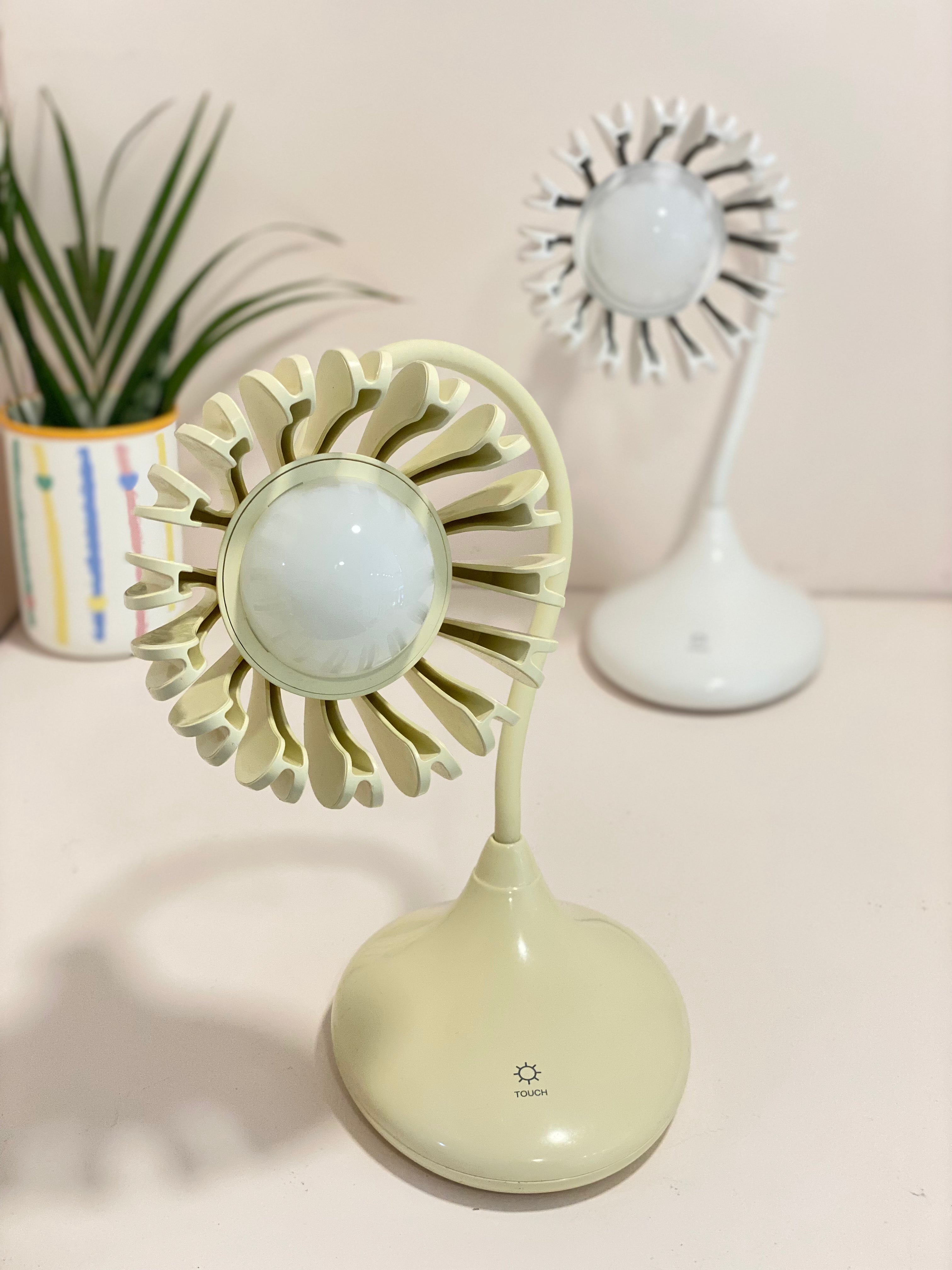 Minimalist Floral Desk Lamp