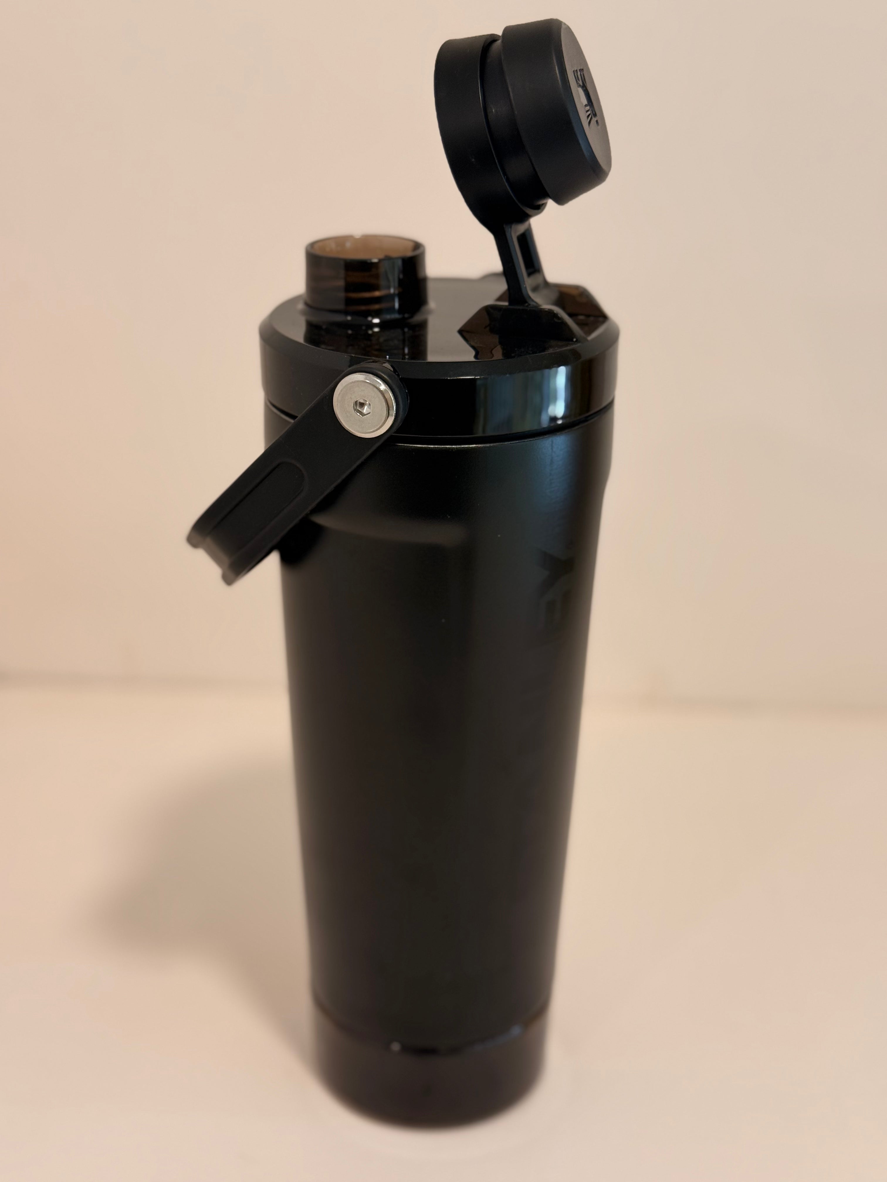 Stanley Activate Shaker Bottle (20oz / 591mL)