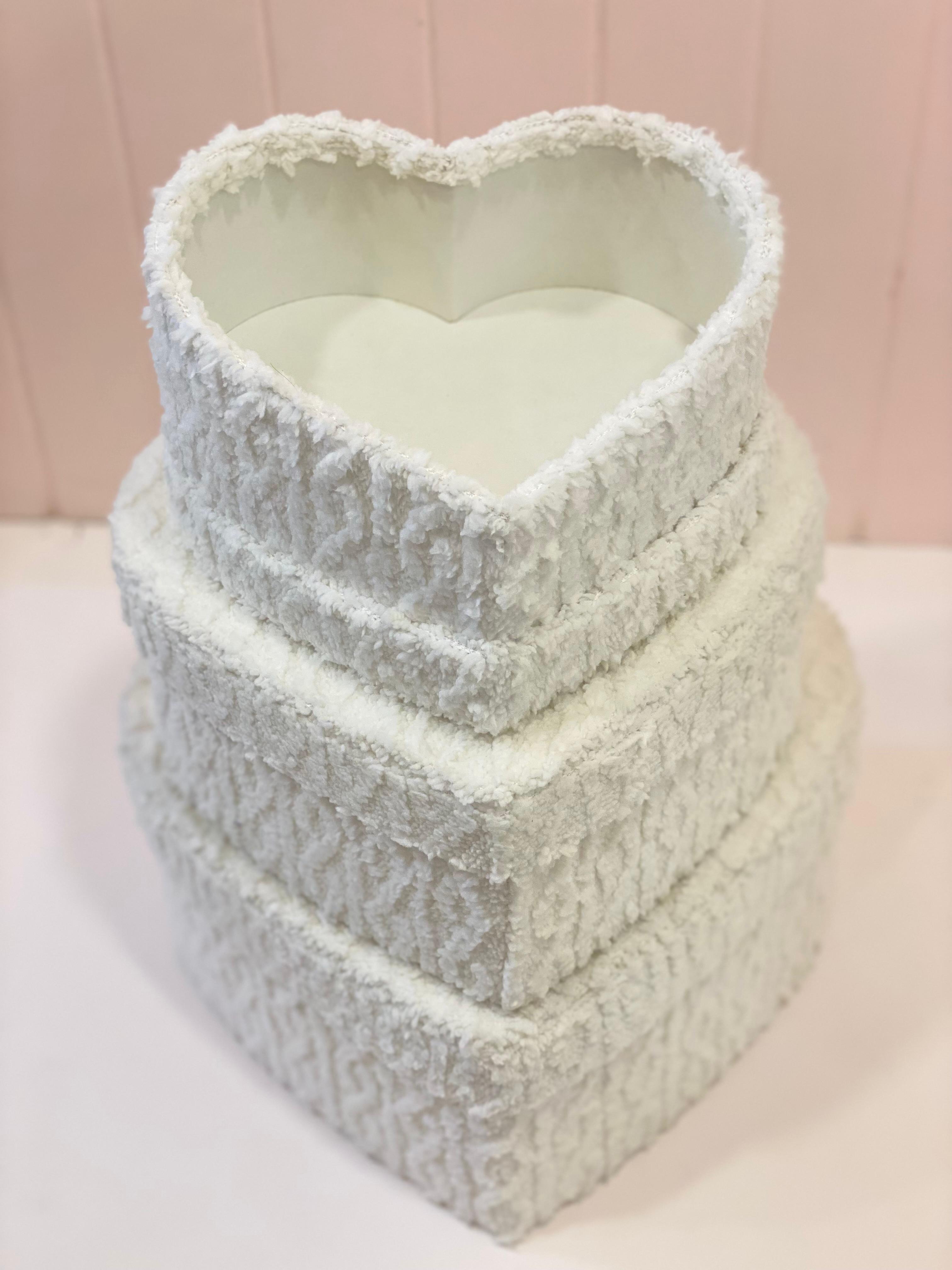 Luxury Fur Heart Storage Box – Plush Decorative Organizer | Heart-Shaped Storage Box