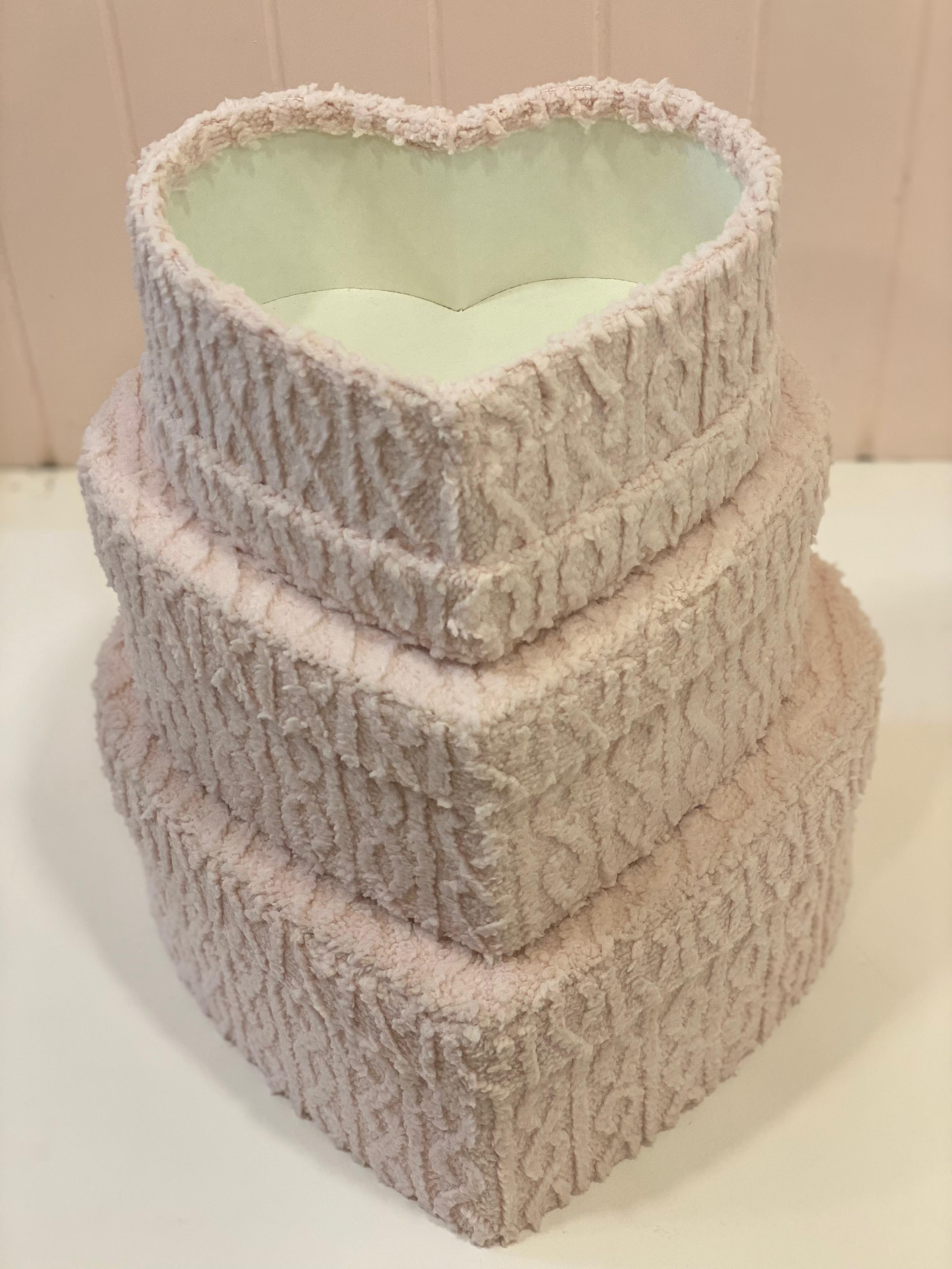 Luxury Fur Heart Storage Box – Plush Decorative Organizer | Heart-Shaped Storage Box