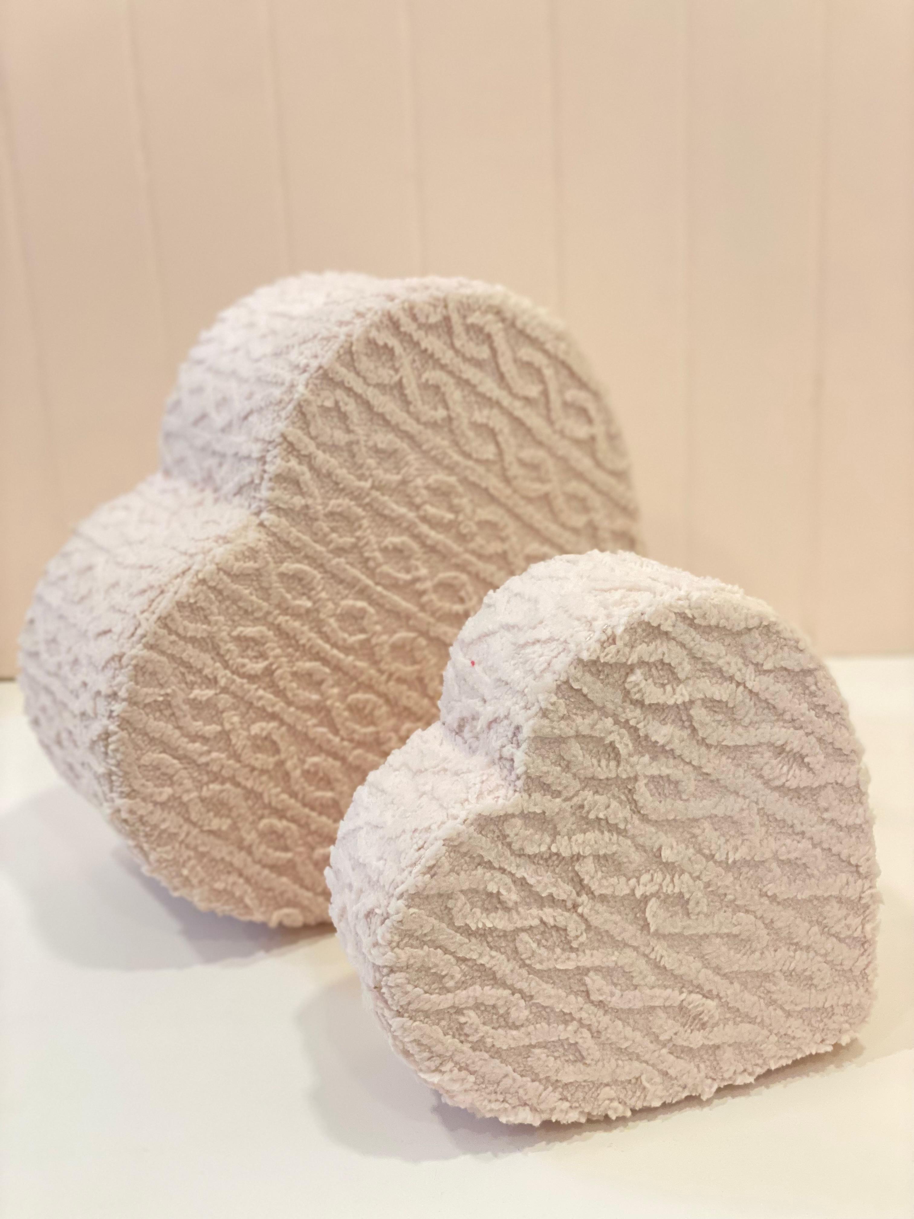 Luxury Fur Heart Storage Box – Plush Decorative Organizer | Heart-Shaped Storage Box