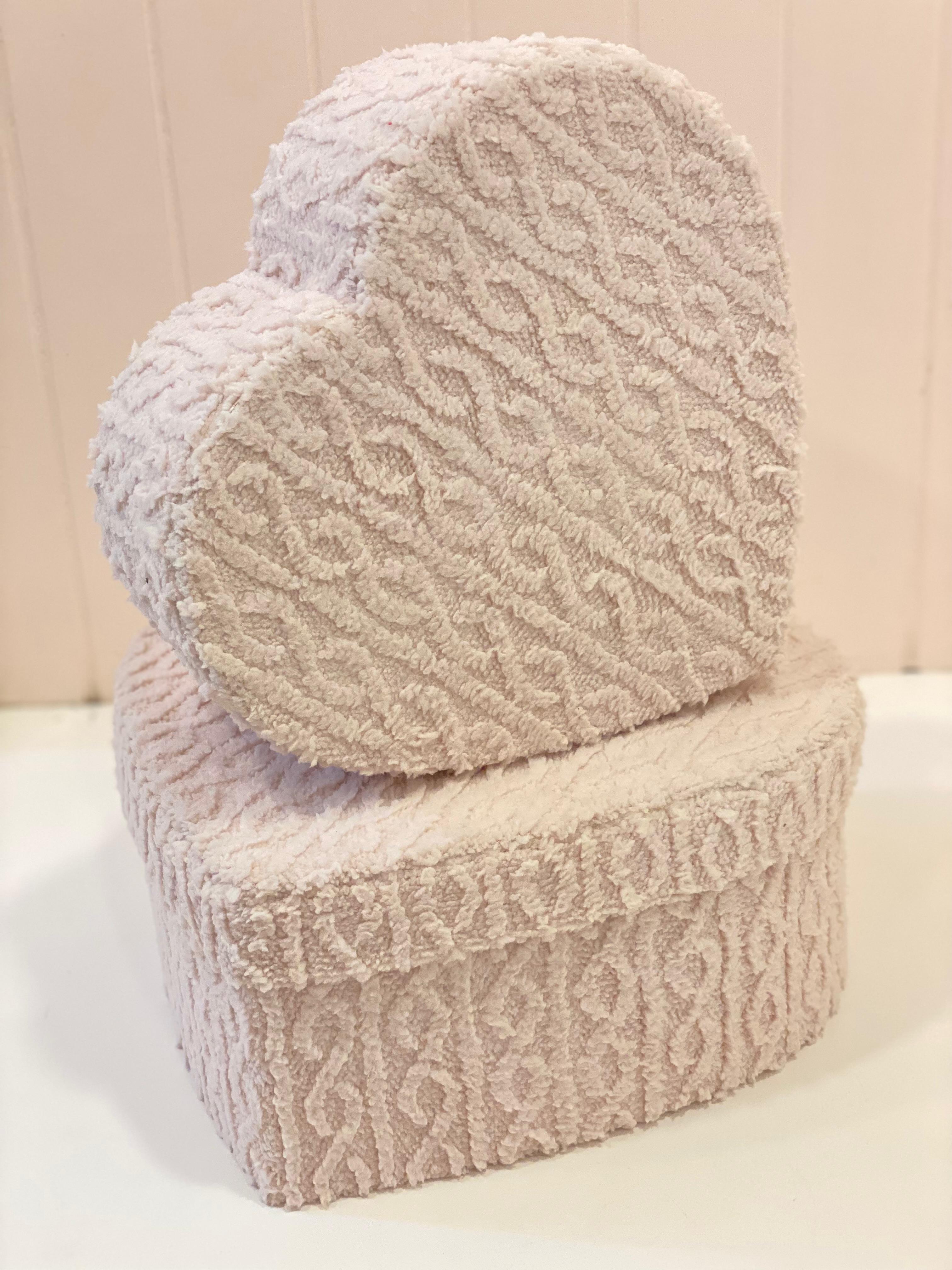 Luxury Fur Heart Storage Box – Plush Decorative Organizer | Heart-Shaped Storage Box