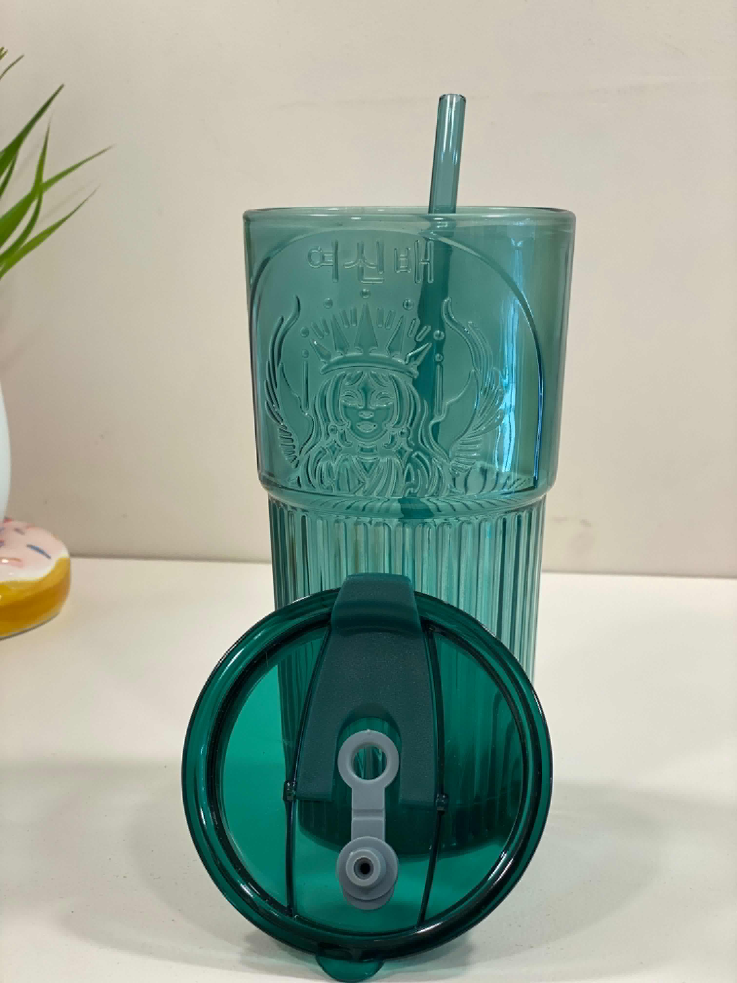 Gradient Glass Tumbler with Straw & Lid – Embossed Aesthetic Drinking Glass | Reusable Iced Coffee Cup with Straw