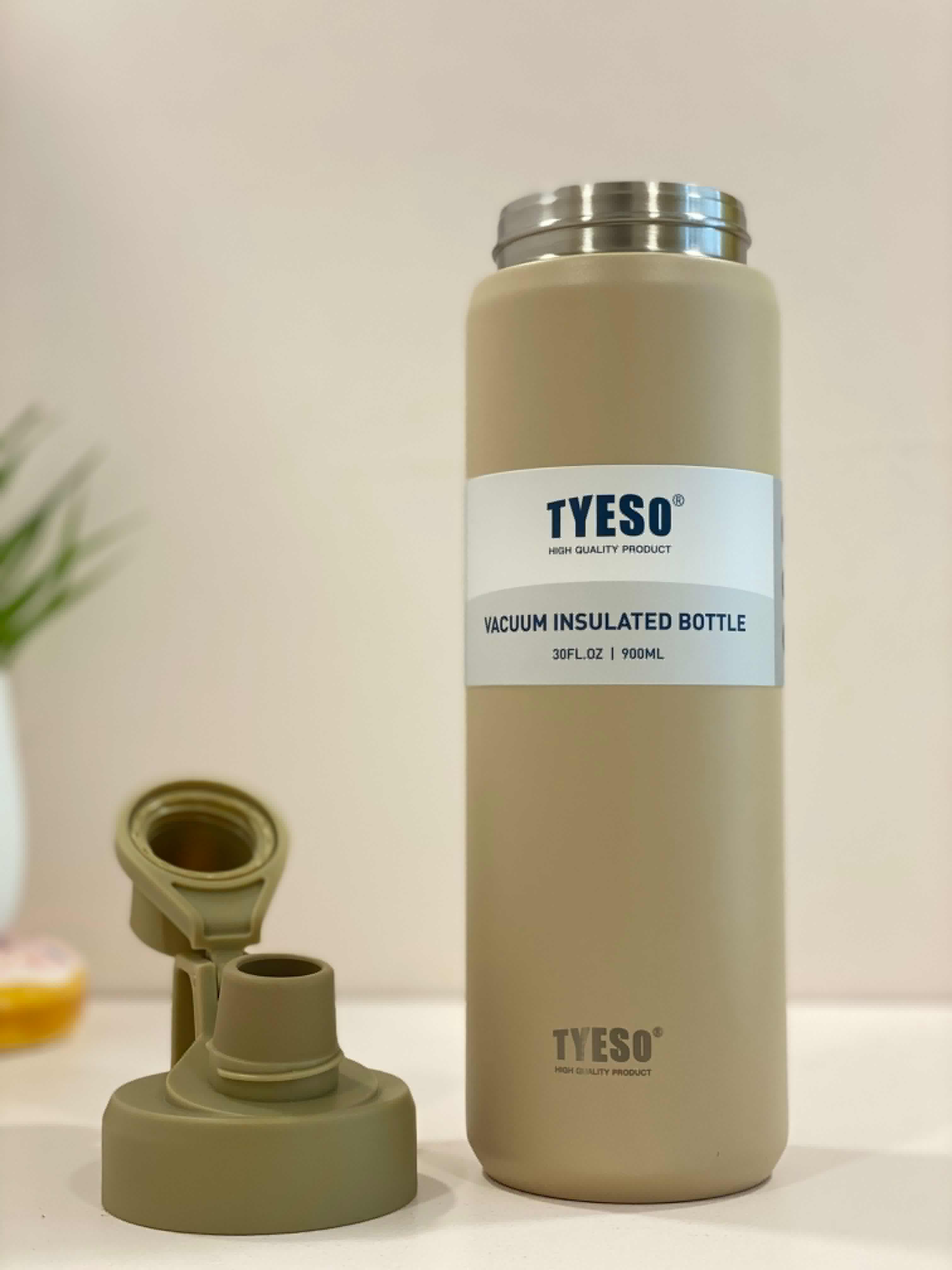 TYESO 900ML Vacuum Insulated Stainless Steel Water Bottle – Leakproof Thermal Flask with Flip Lid & Handle | Hot & Cold Drink Bottle
