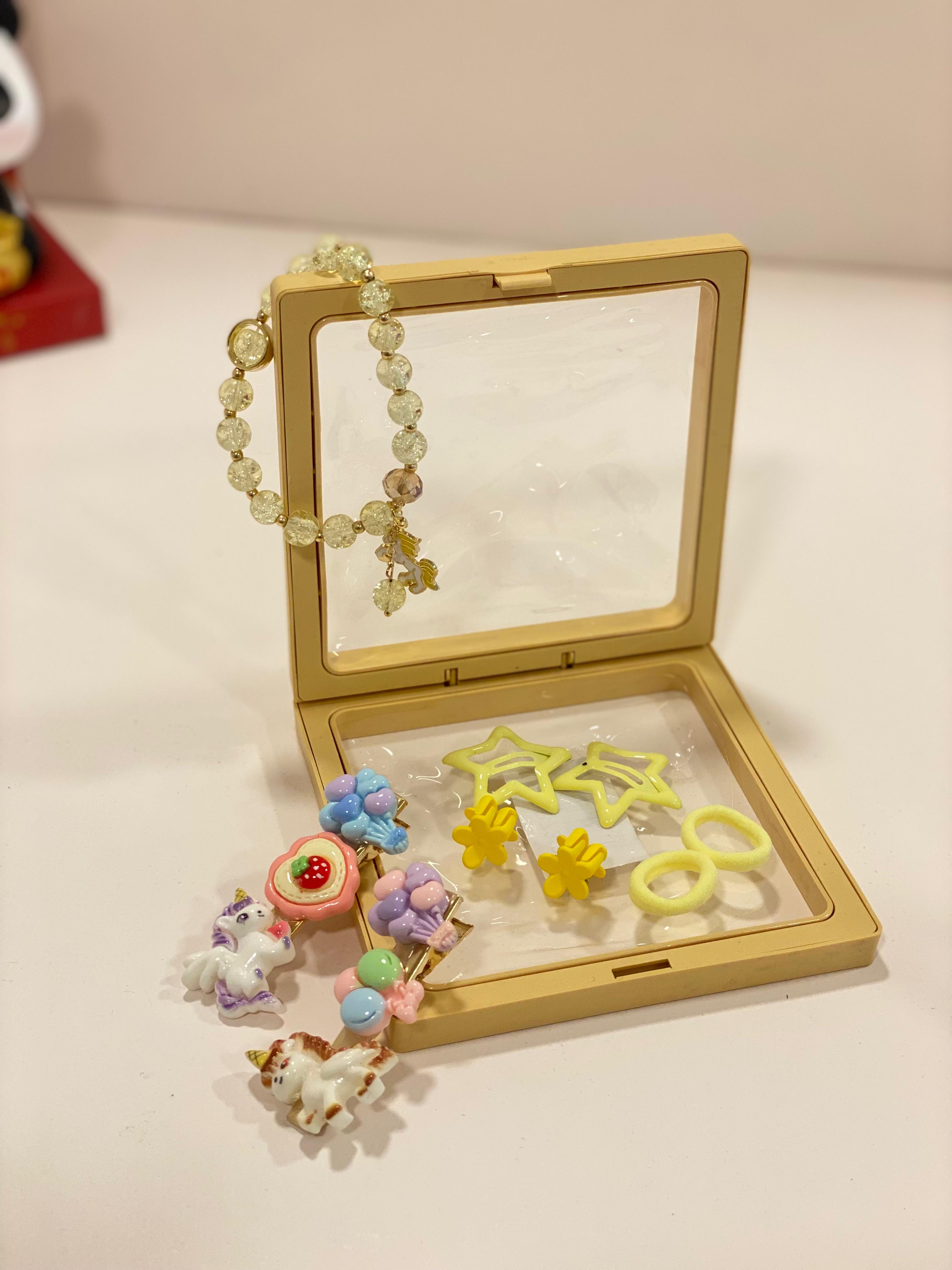 Transparent Jewelry Storage Box with Hair Accessories Set – Cute Kids Hair Clip & Bracelet Organizer Gift Box
