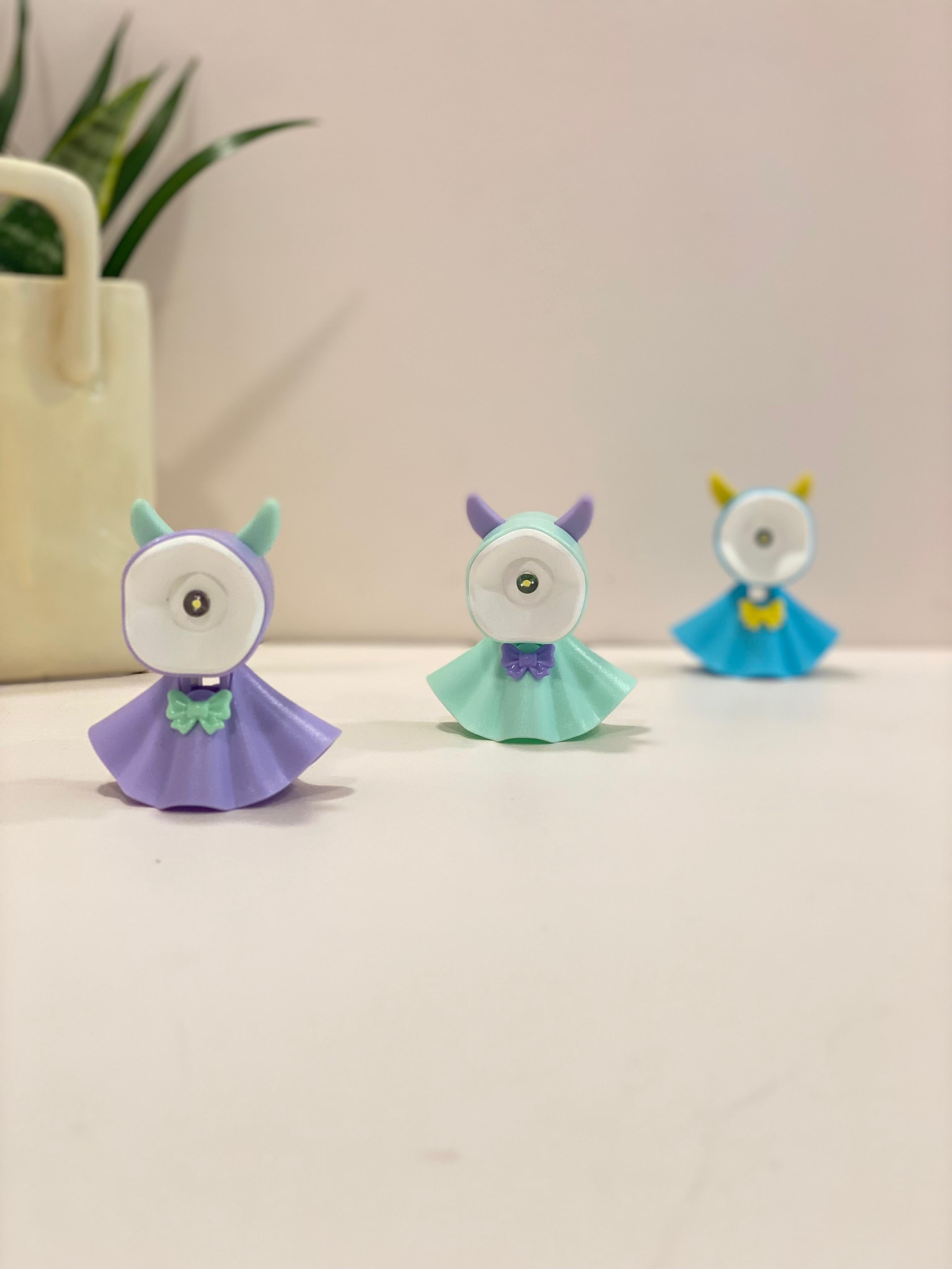 Cute Monster LED Book Light – Mini Clip-On Reading Lamp for Books & Study