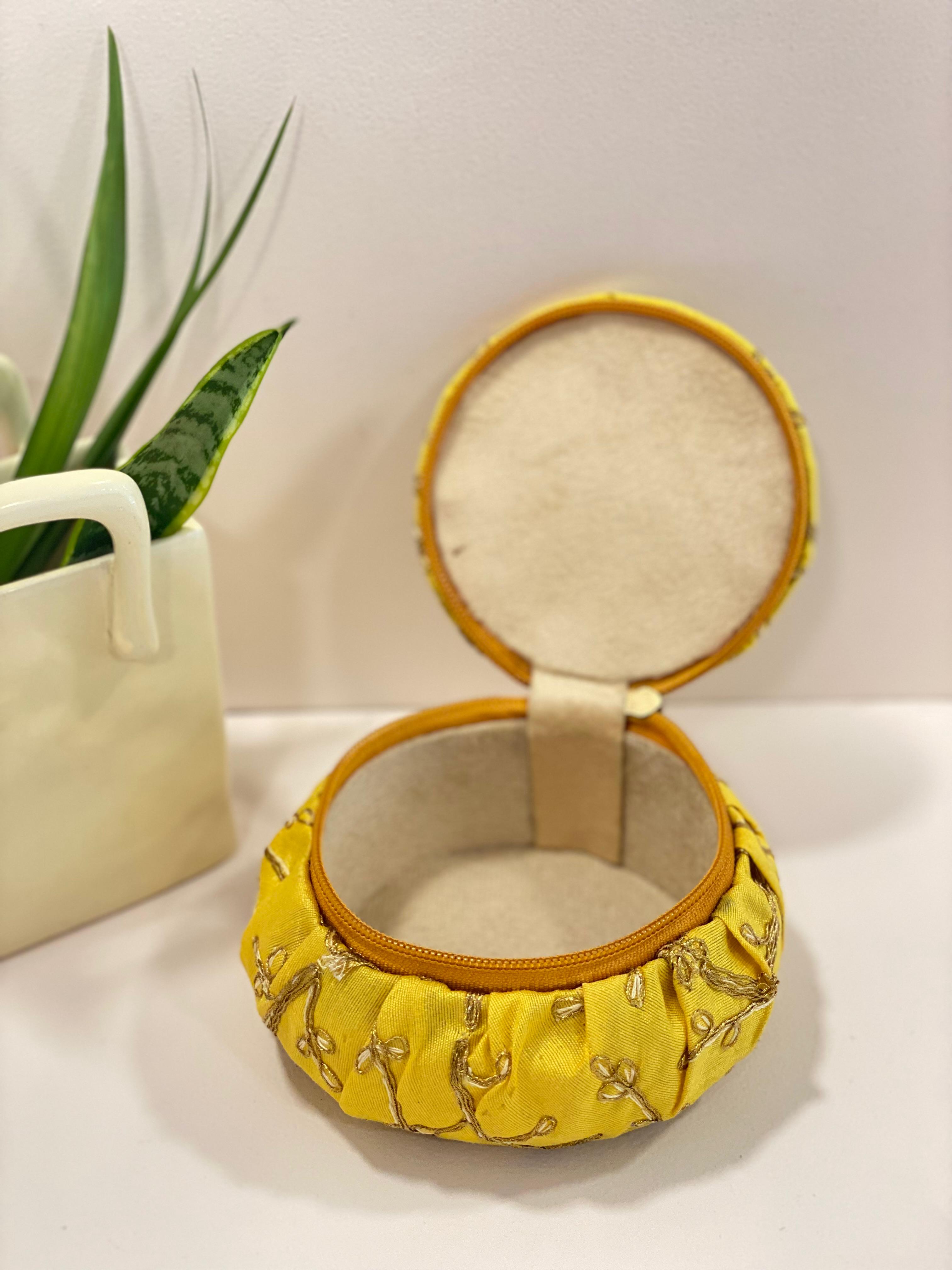 Round Embroidered Fabric Jewelry Storage Box – Portable Travel Ring & Earring Organizer Case