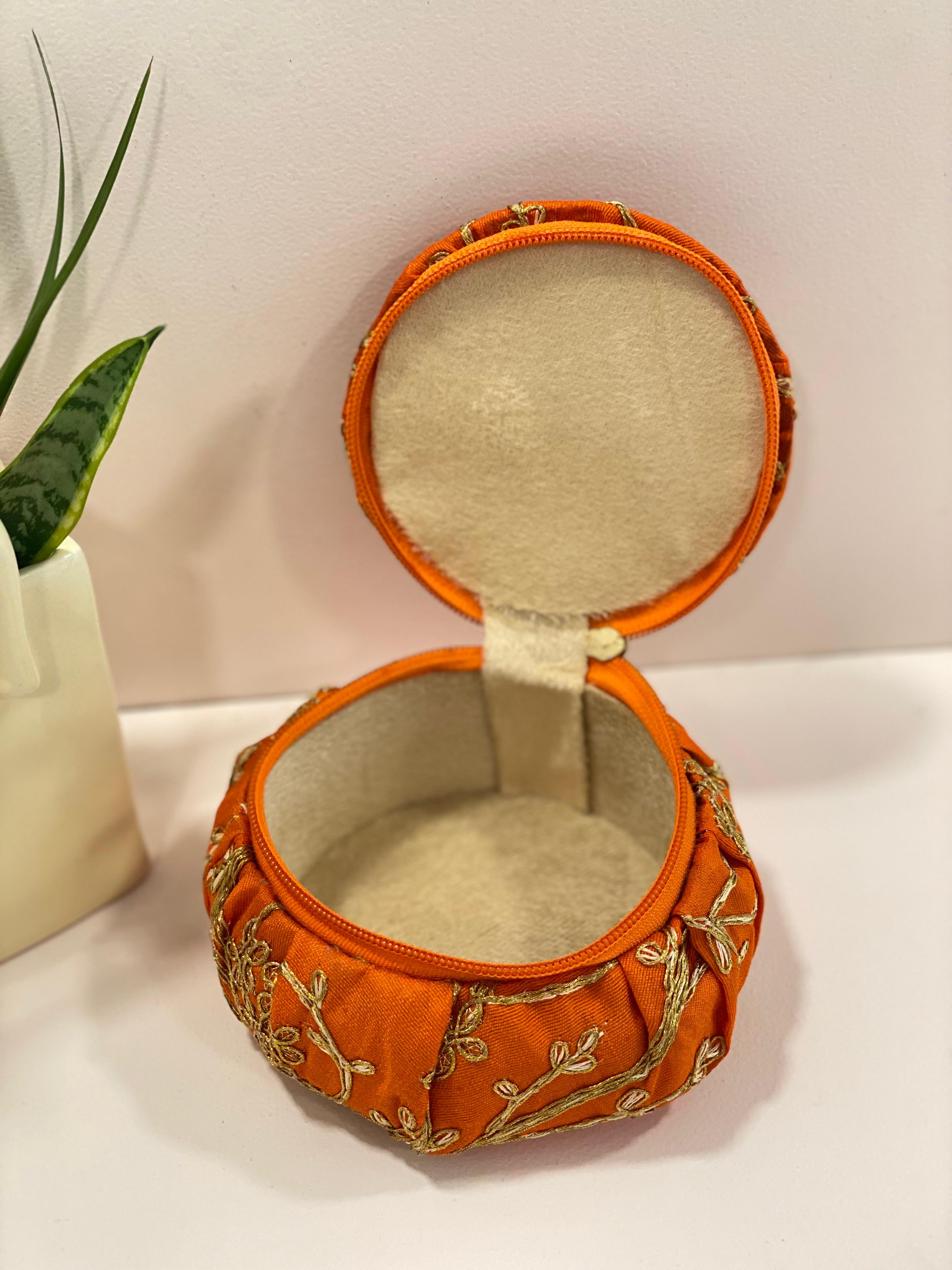 Round Embroidered Fabric Jewelry Storage Box – Portable Travel Ring & Earring Organizer Case