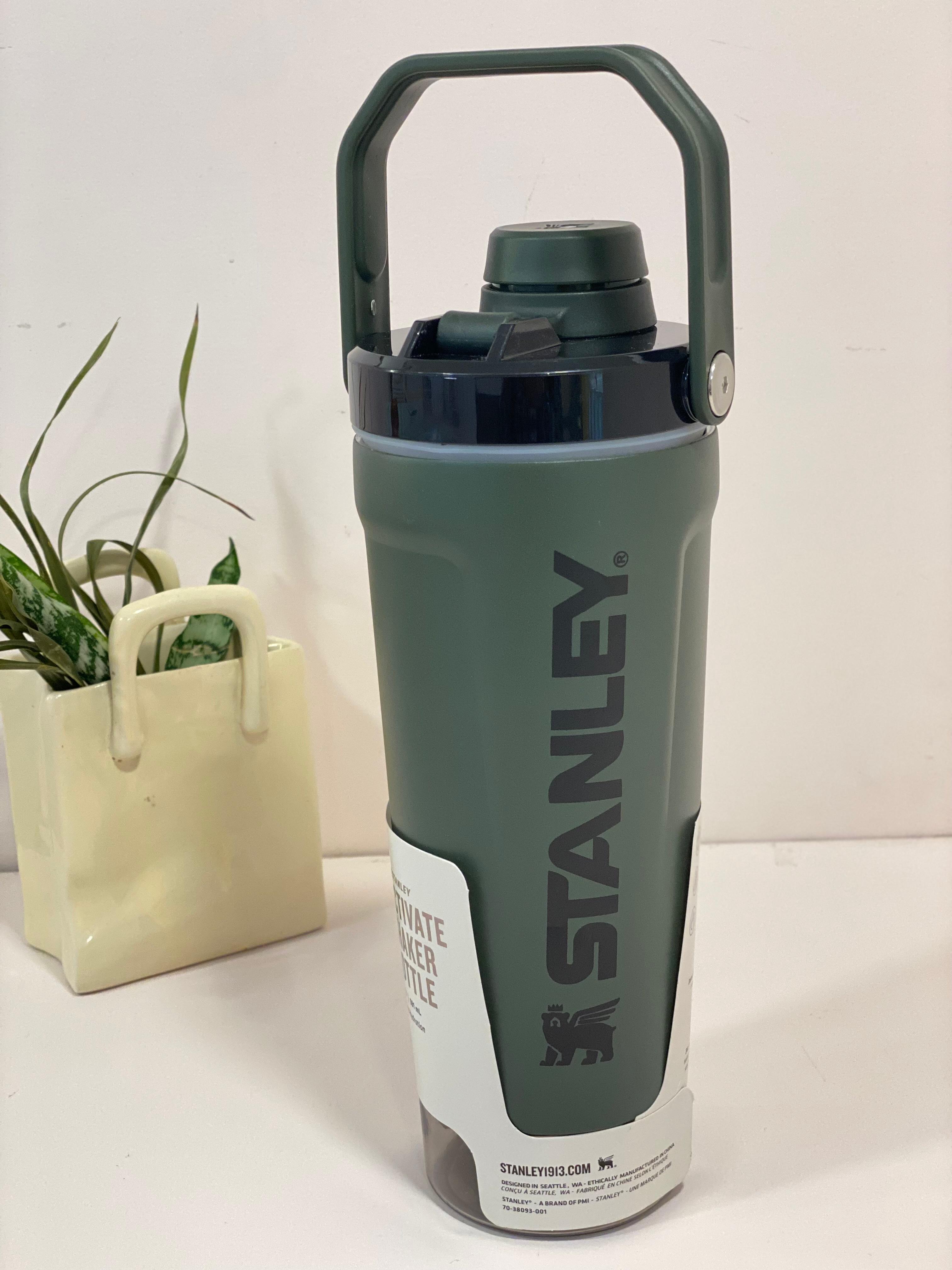 Stanley Activate Shaker Bottle (20oz / 591mL)