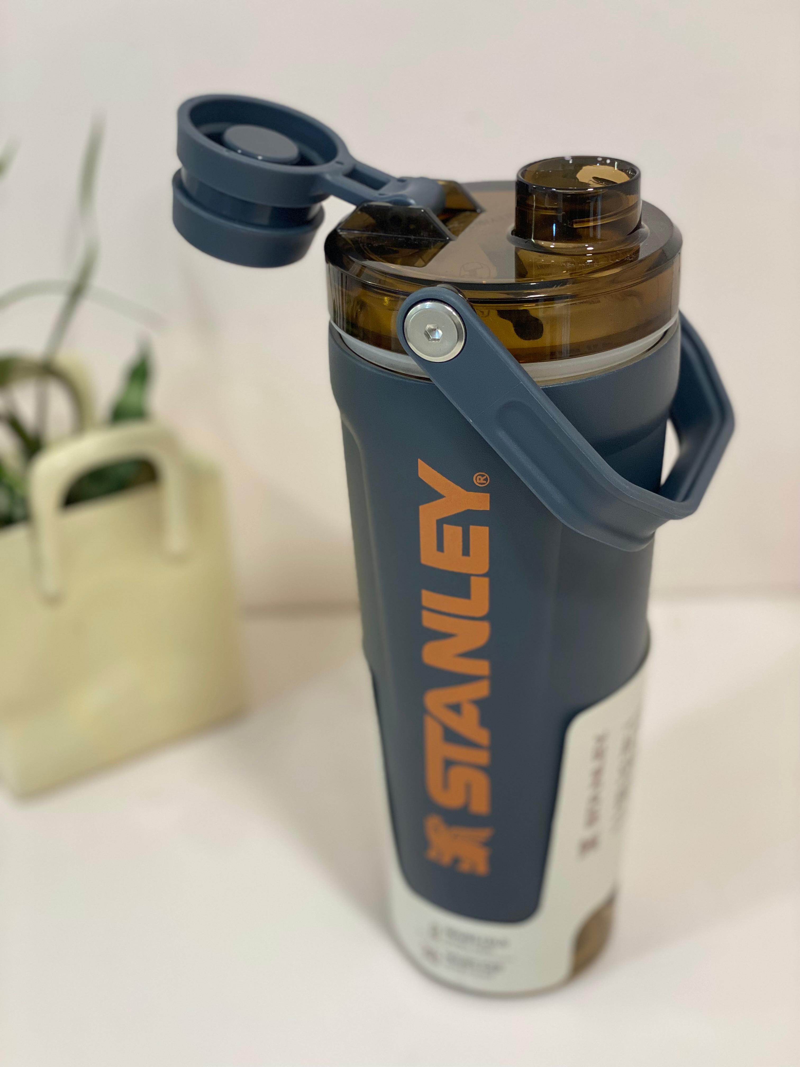 Stanley Activate Shaker Bottle (20oz / 591mL)