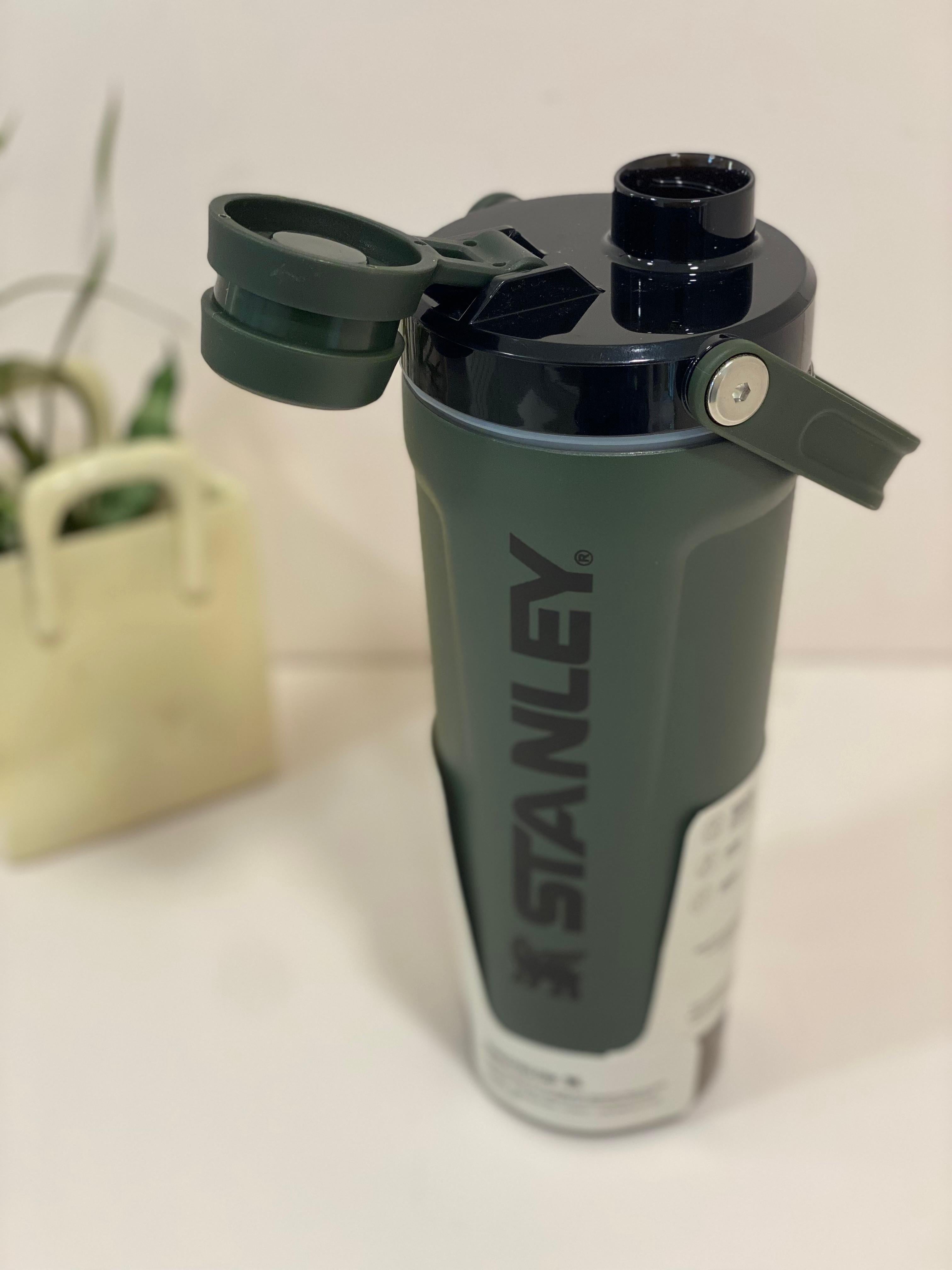 Stanley Activate Shaker Bottle (20oz / 591mL)