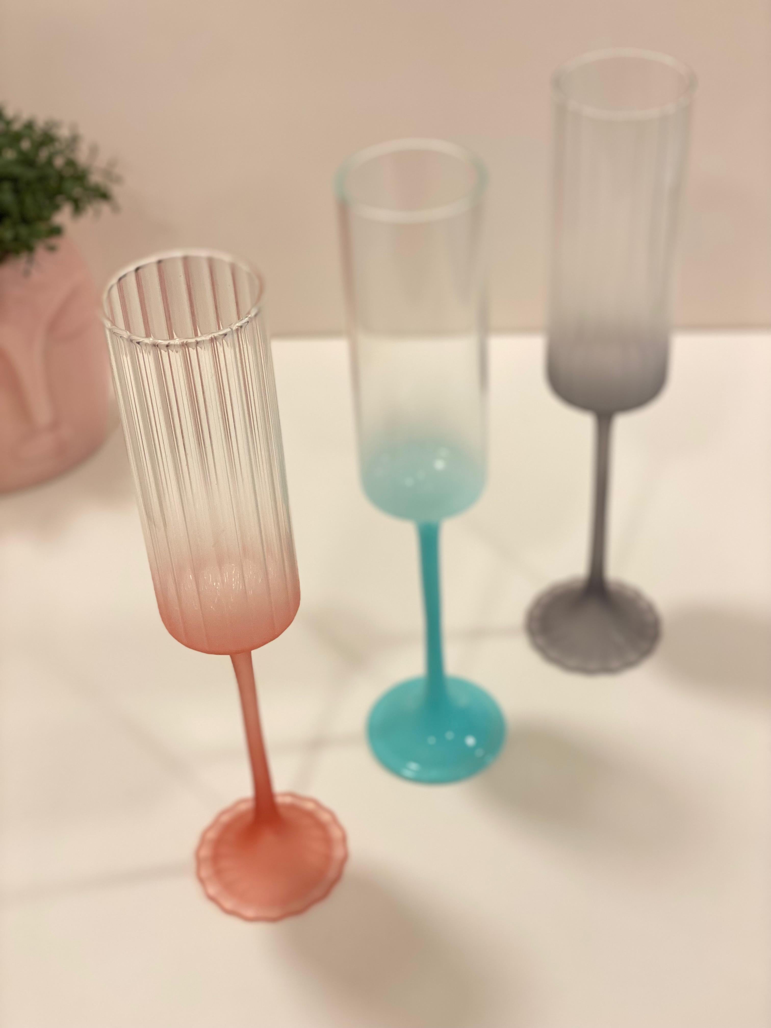 Gradient Pastel Tall Glass – Elegant Stemmed Drinking Cup for Juice, Mocktails, Cocktails & Décor
