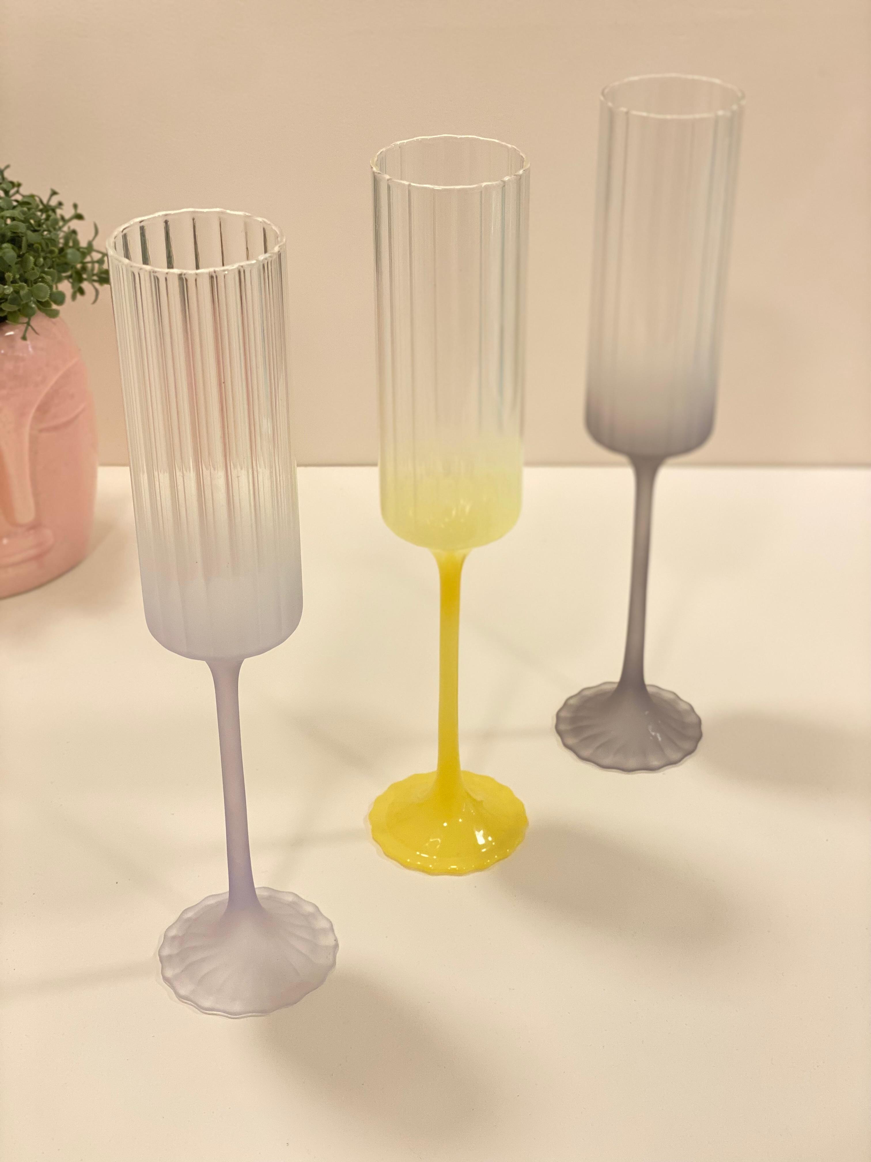 Gradient Pastel Tall Glass – Elegant Stemmed Drinking Cup for Juice, Mocktails, Cocktails & Décor