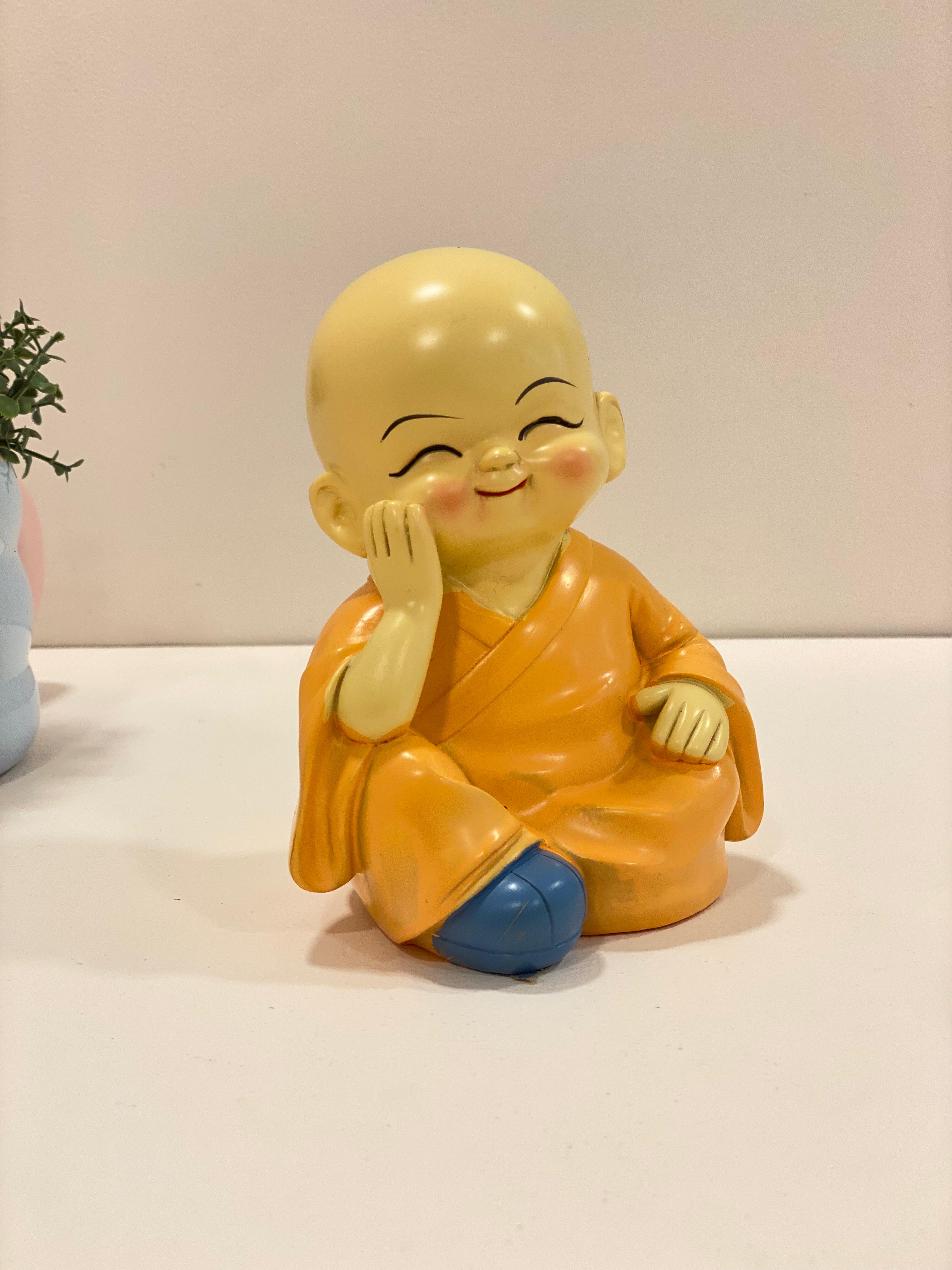 Cute Monk Figurine – Mini Zen Monk Statue for Home, Desk & Spiritual Décor