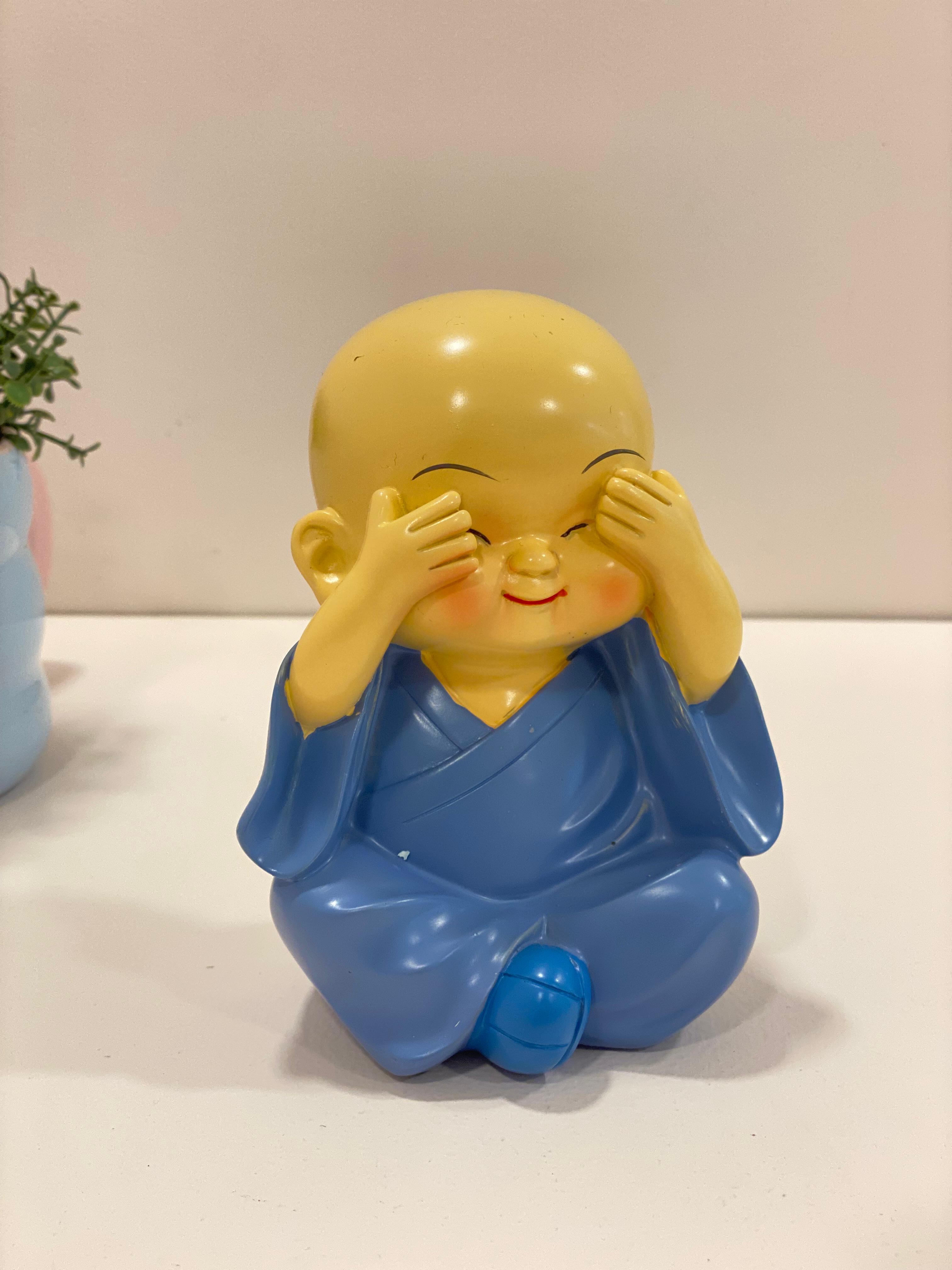 Cute Monk Figurine – Mini Zen Monk Statue for Home, Desk & Spiritual Décor