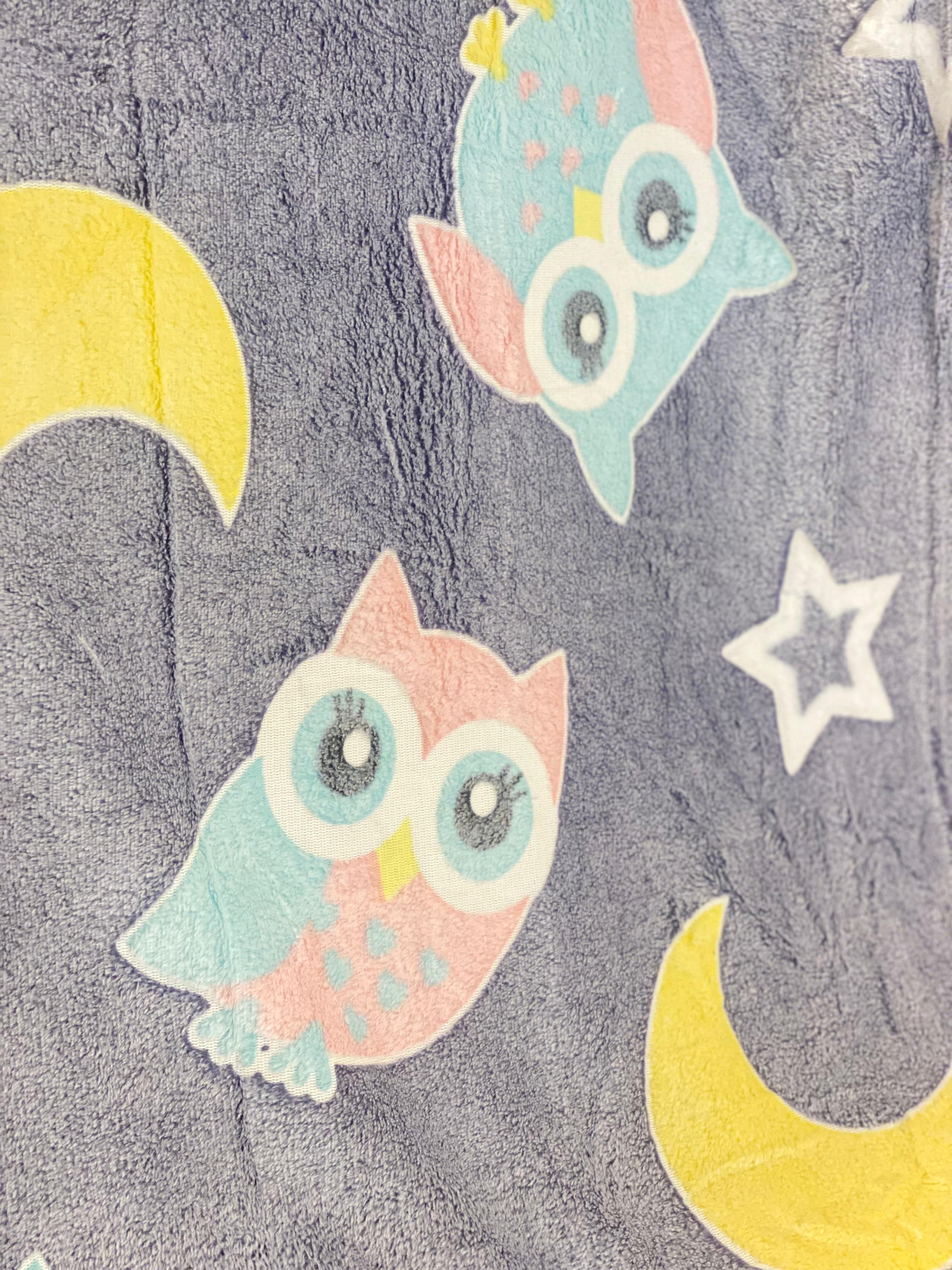 Glow-in-the-Dark Kids Fleece Blanket – Ultra-Soft & Cozy Themed Throws
