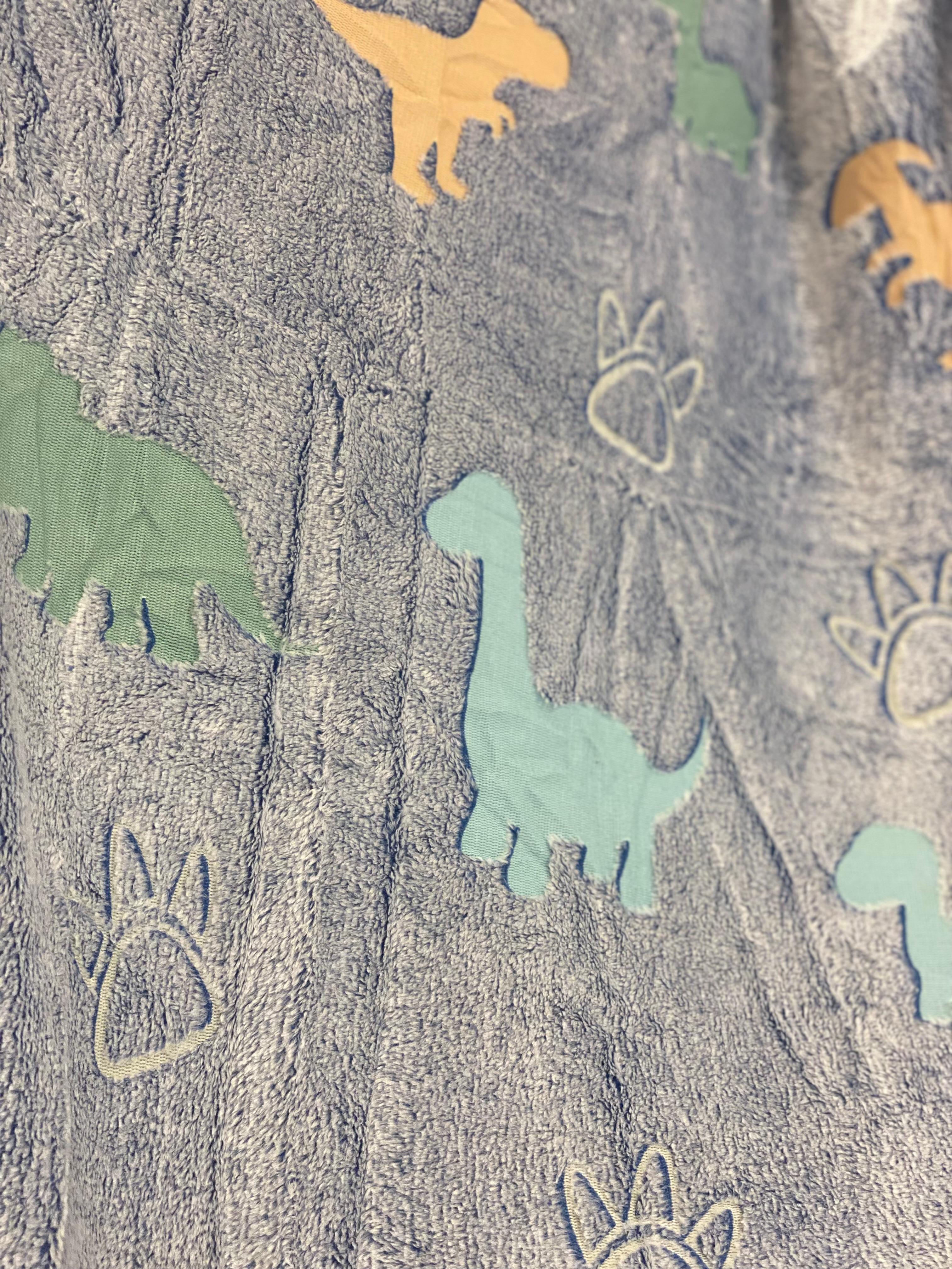 Glow-in-the-Dark Kids Fleece Blanket – Ultra-Soft & Cozy Themed Throws