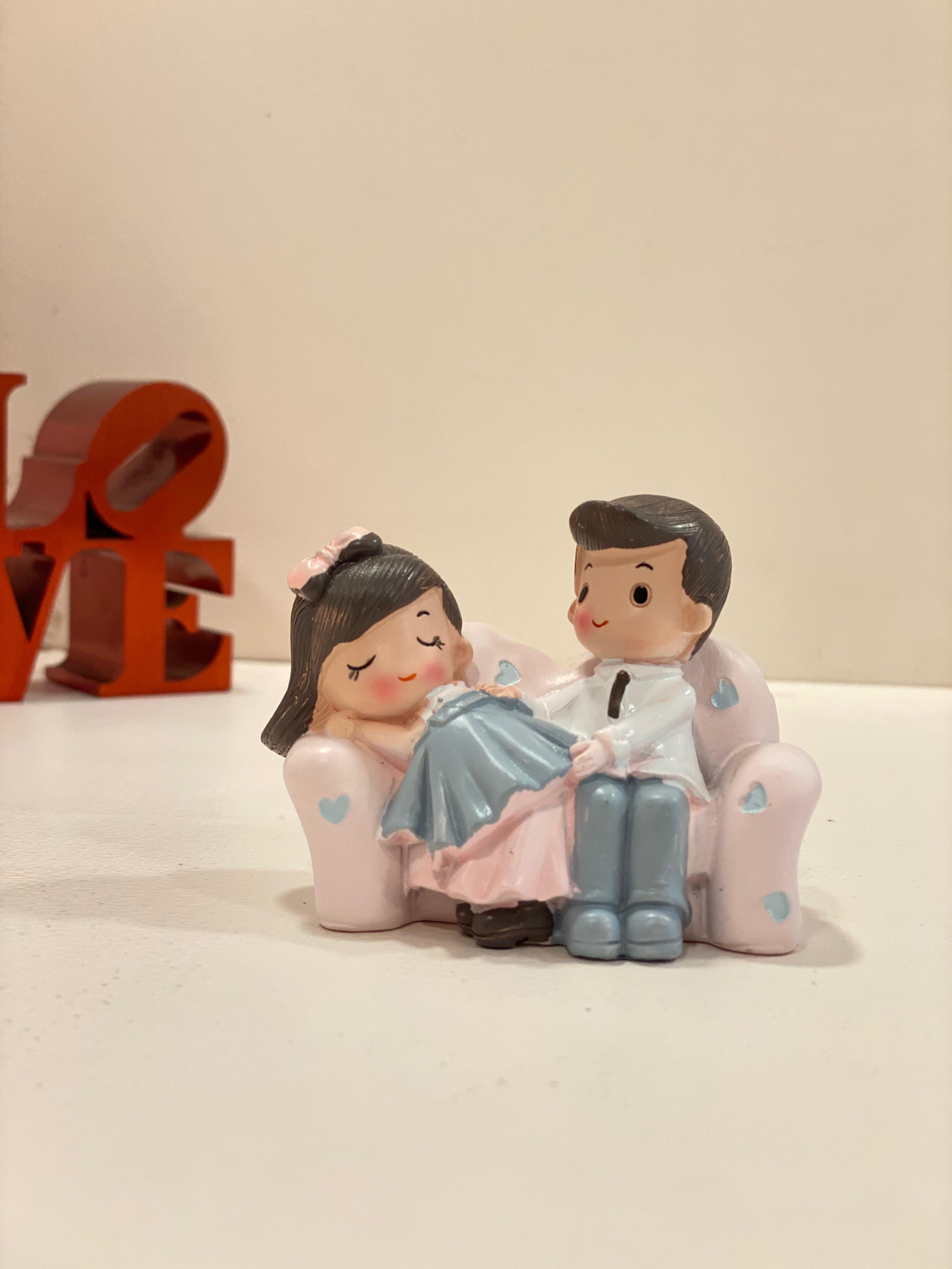 Romantic Couple Mini Figurine Set – Cute Love Couple Showpiece | Car & Sofa Couple Decoration | Gift for Couples & Weddings