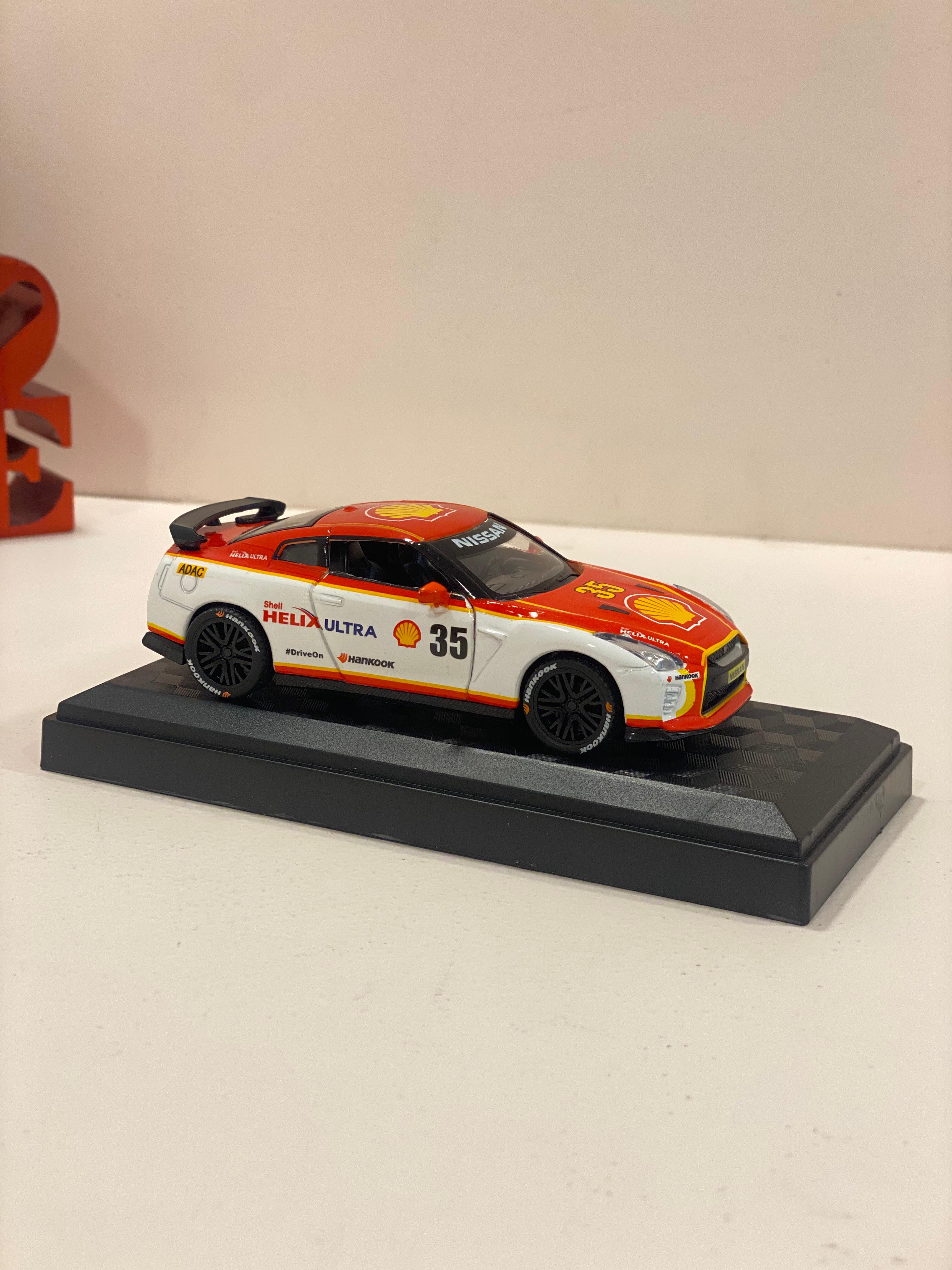 Die-Cast Model Car – 1:43 / 1:44 Scale Collectible Car with Display Box