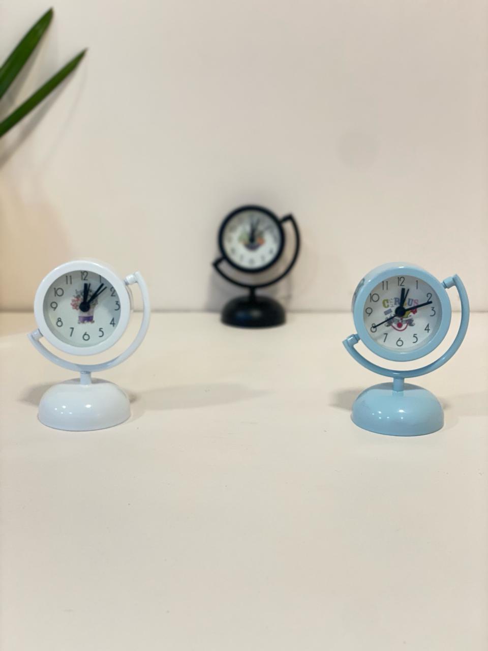 Minimalist Globe Gyro Desk Clock